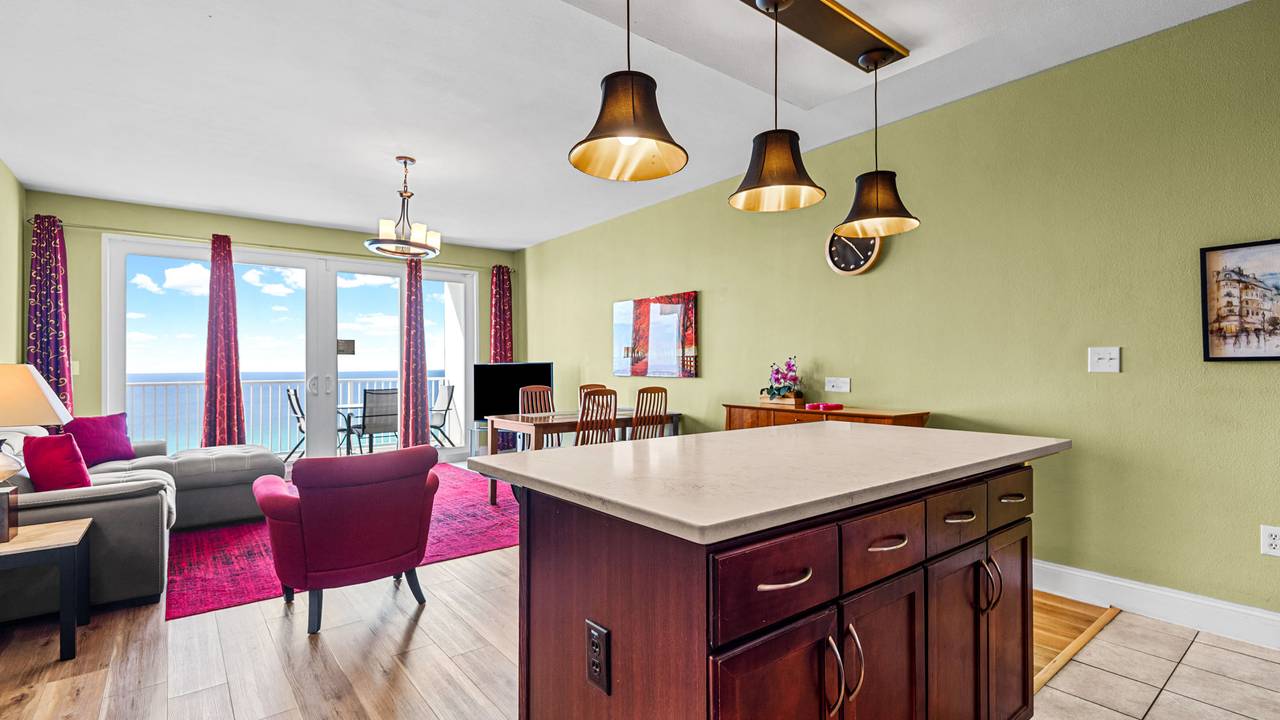 Laketown Wharf 1527 Laketown Wharf 1527