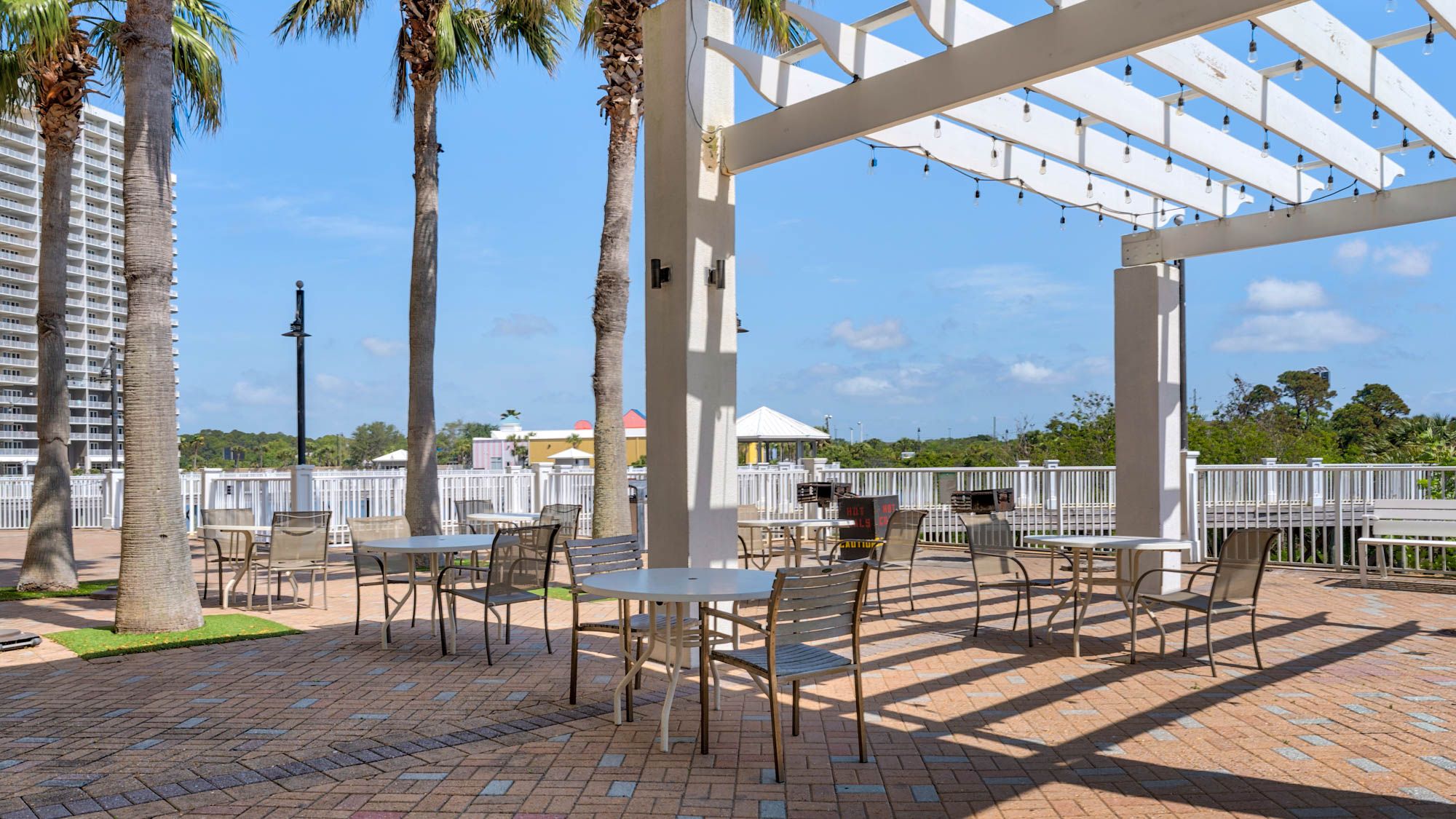 Laketown Wharf Grounds and Amenities