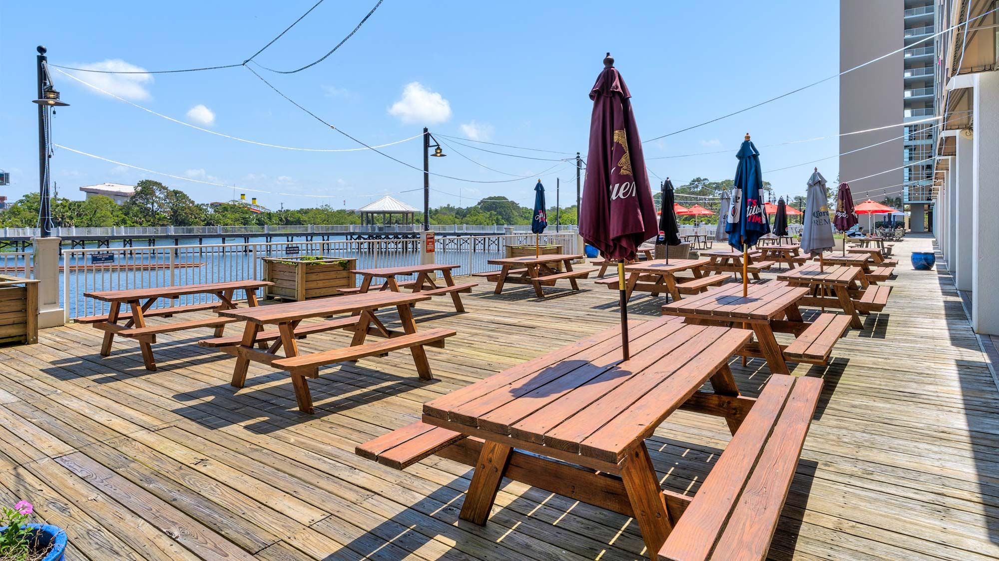 Laketown Wharf Grounds and Amenities