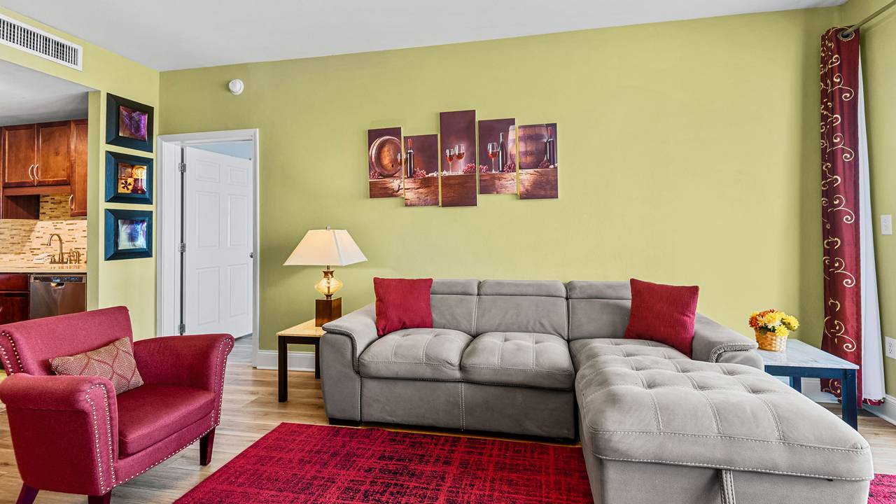 Laketown Wharf 1527 Laketown Wharf 1527