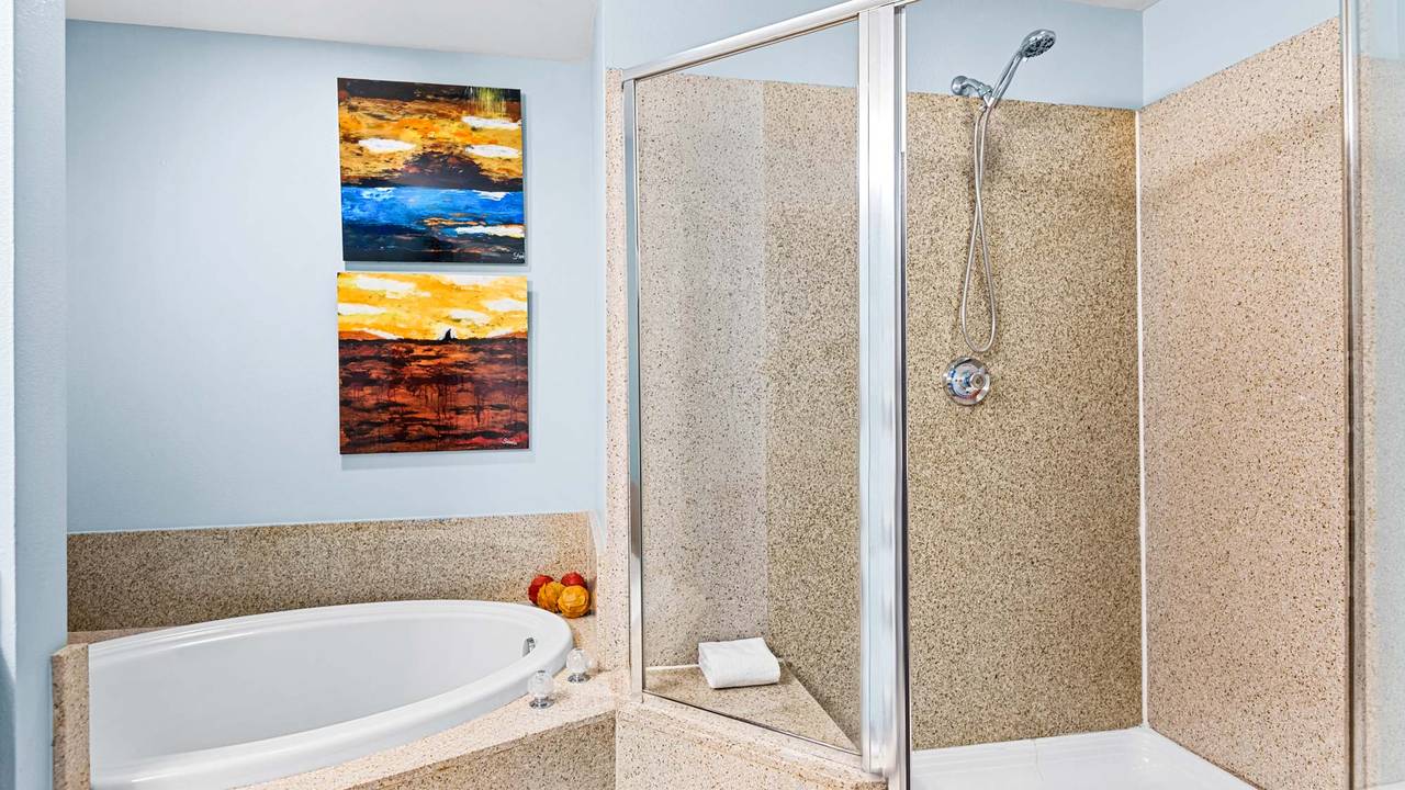 Laketown Wharf 1527 Laketown Wharf 1527