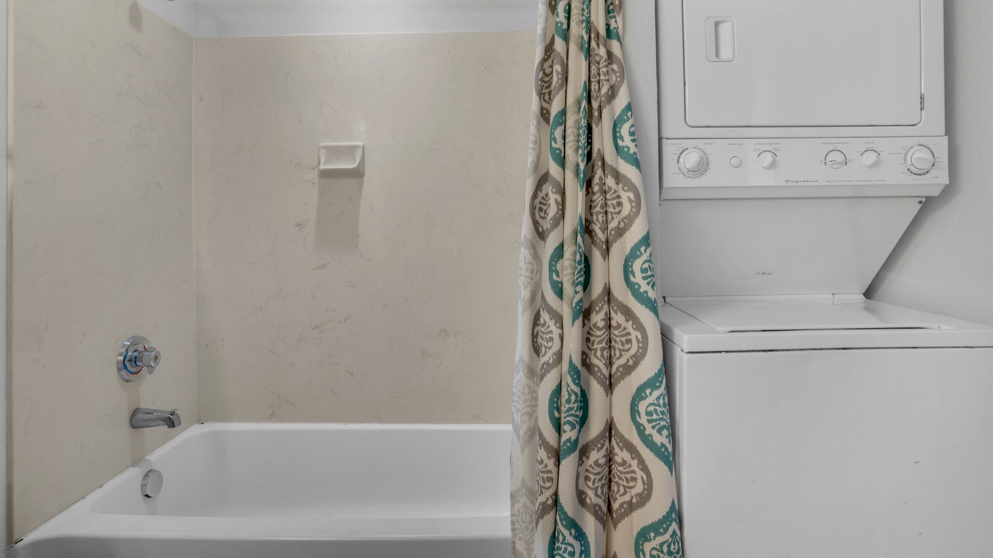 Tidewater 2315 Bathroom and Washer and Dryer