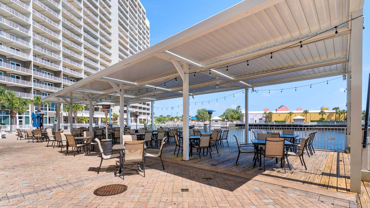 Laketown Wharf Grounds and Amenities Laketown Wharf Grounds and Amenities