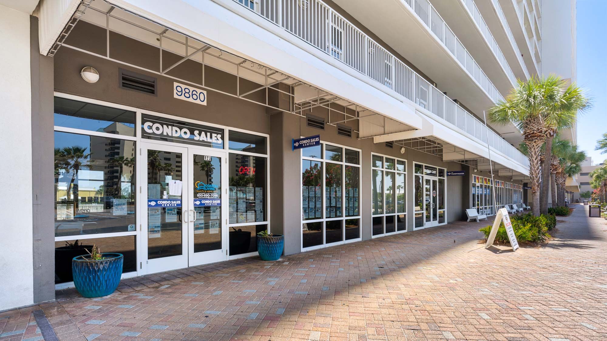 Laketown Wharf Grounds and Amenities