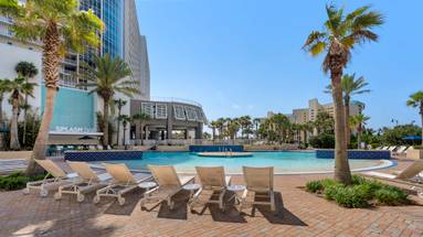 Laketown Wharf Grounds and Amenities Laketown Wharf Grounds and Amenities