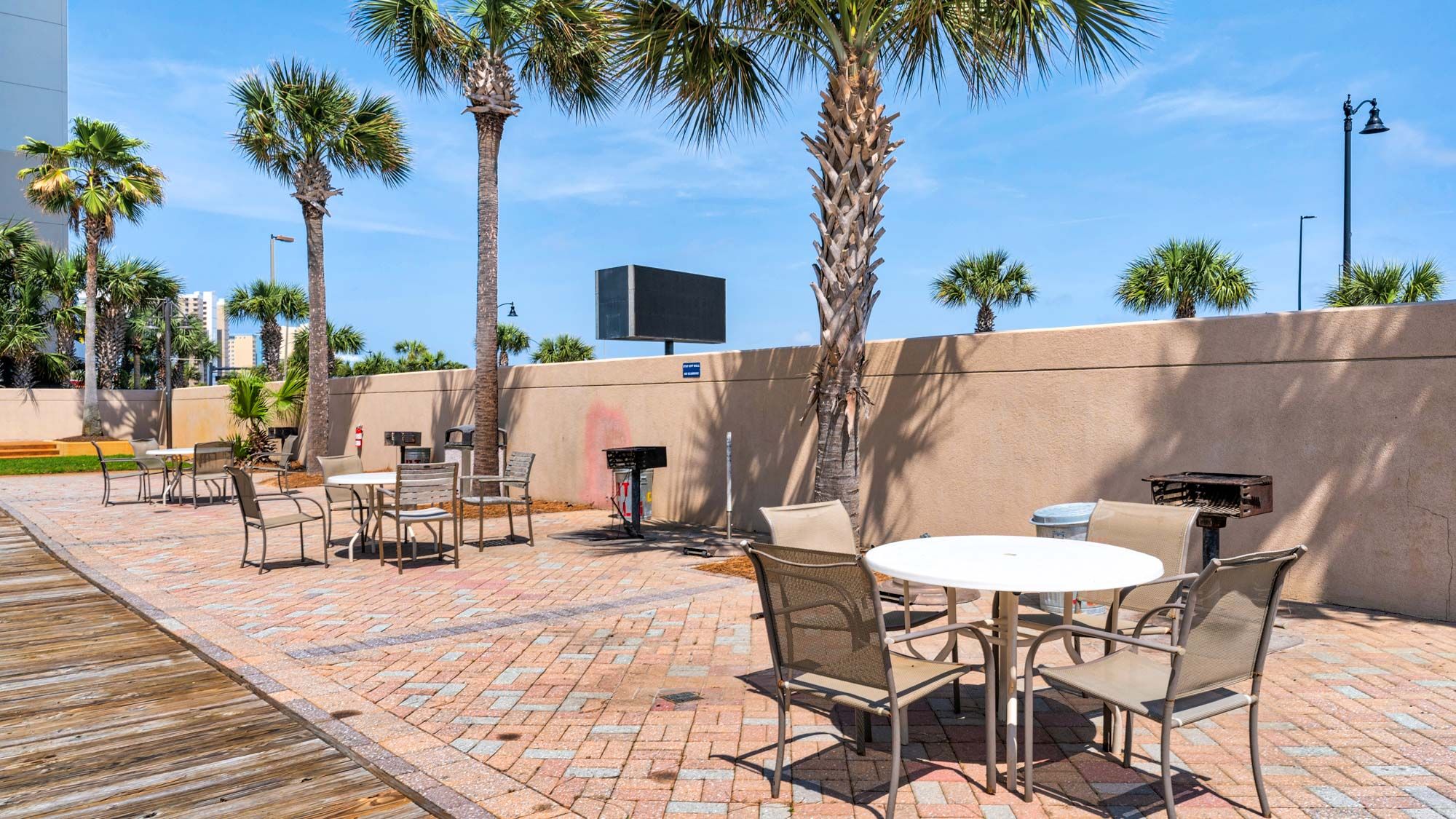 Laketown Wharf Grounds and Amenities