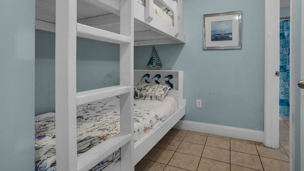 Laketown Wharf 1037 Bedroom Laketown Wharf 1037 Bedroom