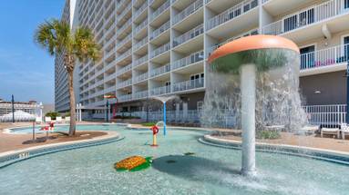 Laketown Wharf Grounds and Amenities Laketown Wharf Grounds and Amenities