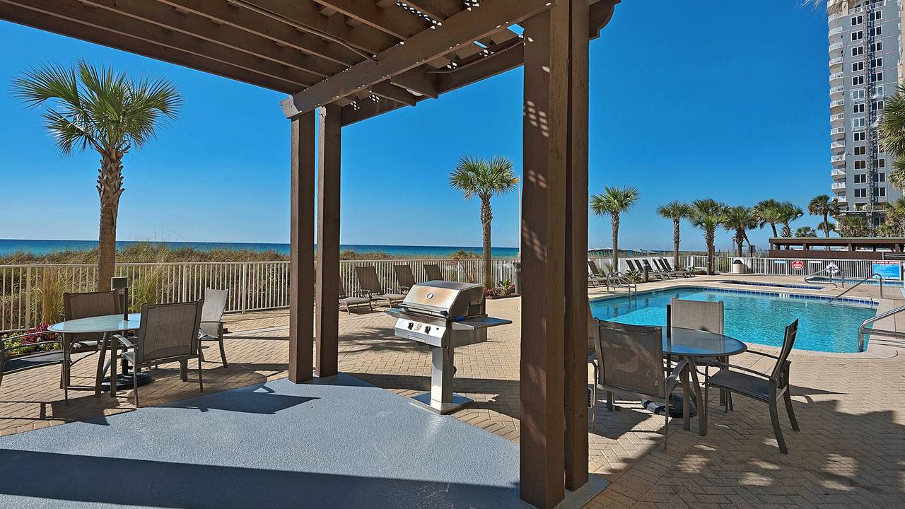 OVA1103 Pool area OVA1103 Pool area