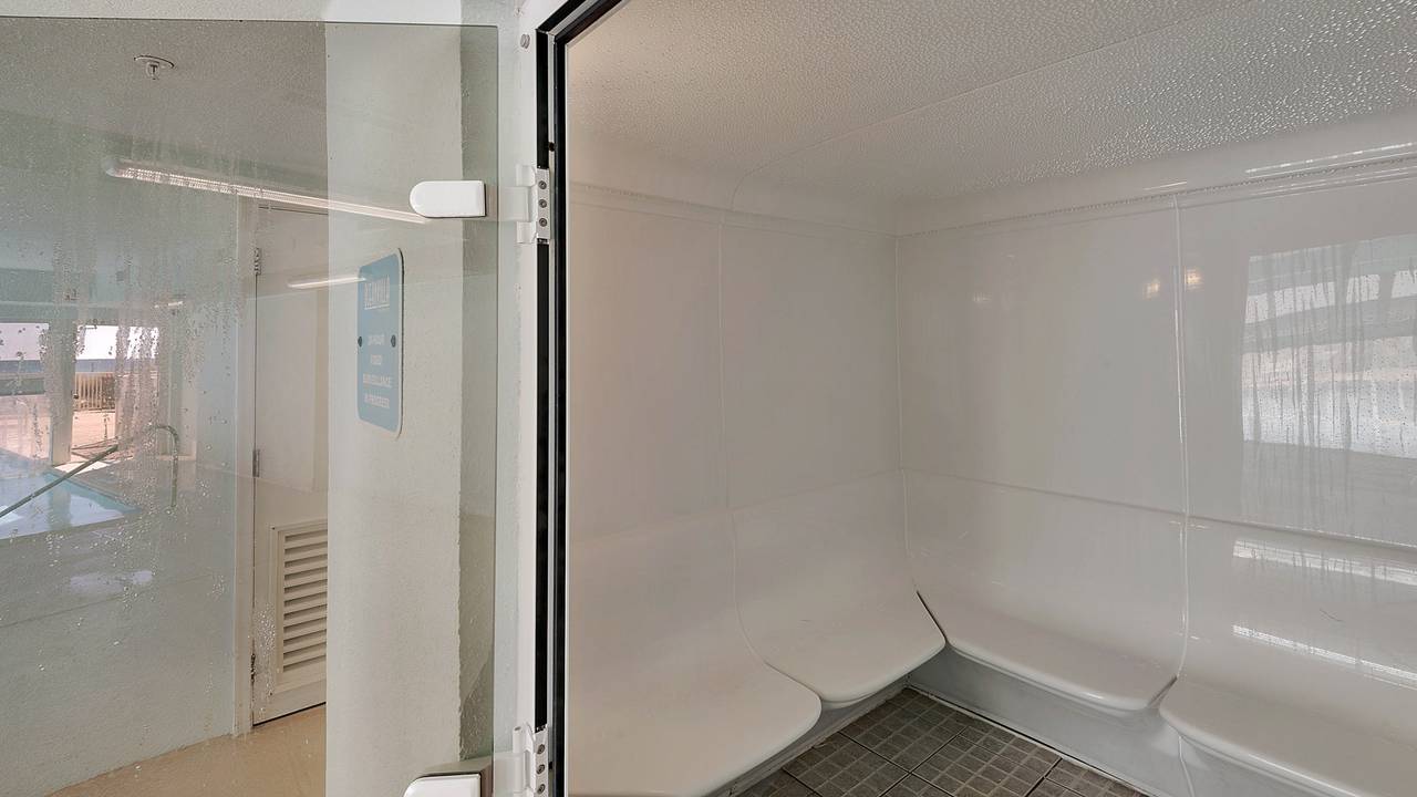 OVA1103 Steam room OVA1103 Steam room