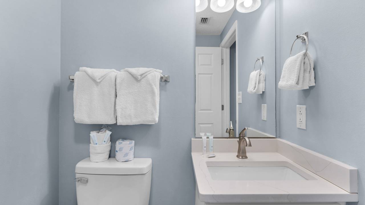 Majestic Tower 1-1606 Bathroom Majestic Tower 1-1606 Bathroom