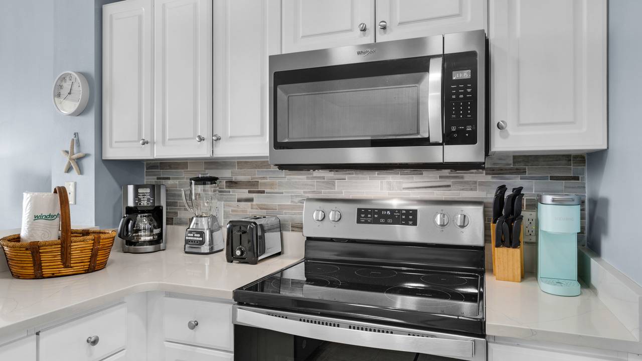 Majestic Tower 1-1606 Living area Majestic Tower 1-1606 Living area