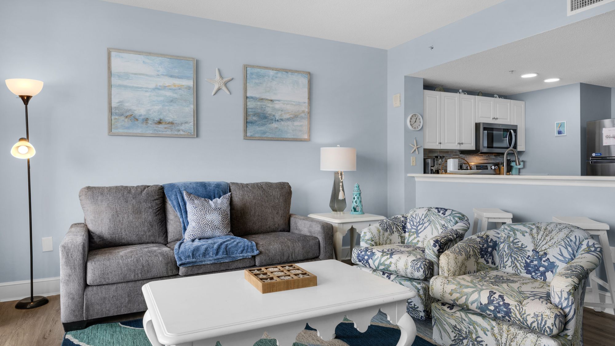 Majestic Tower 1-1606 Living area