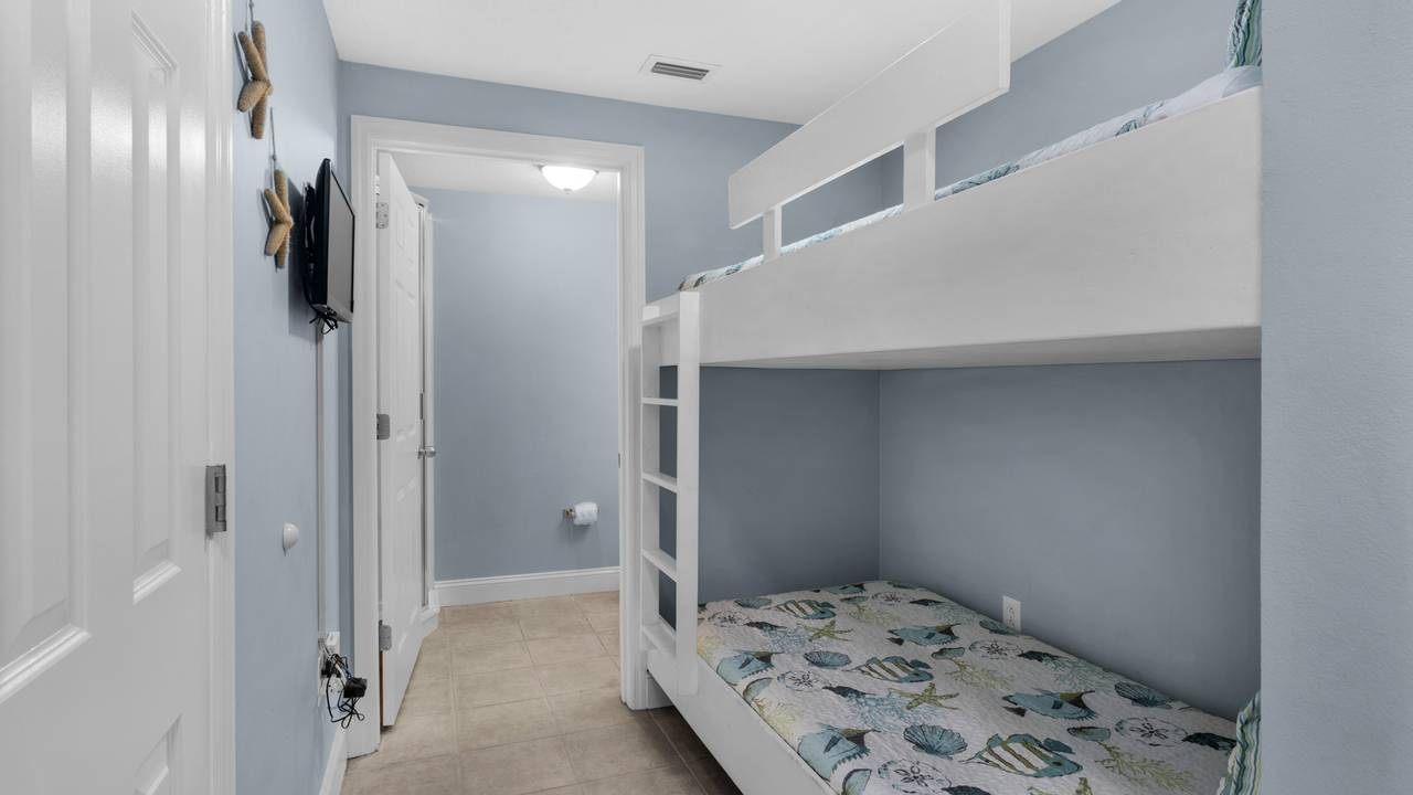 Majestic Tower 1-1606 Bunk bed Majestic Tower 1-1606 Bunk bed