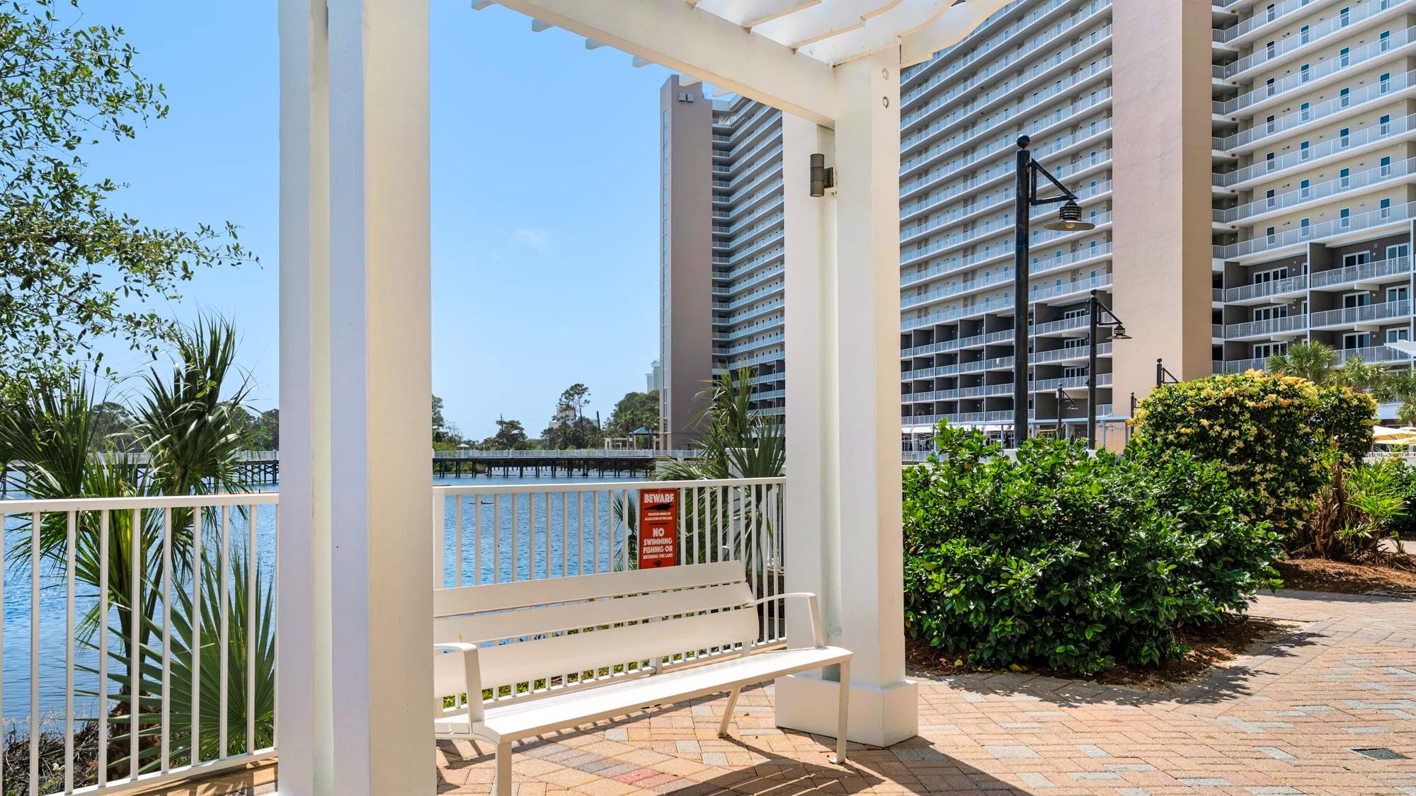 Laketown Wharf Grounds and Amenities