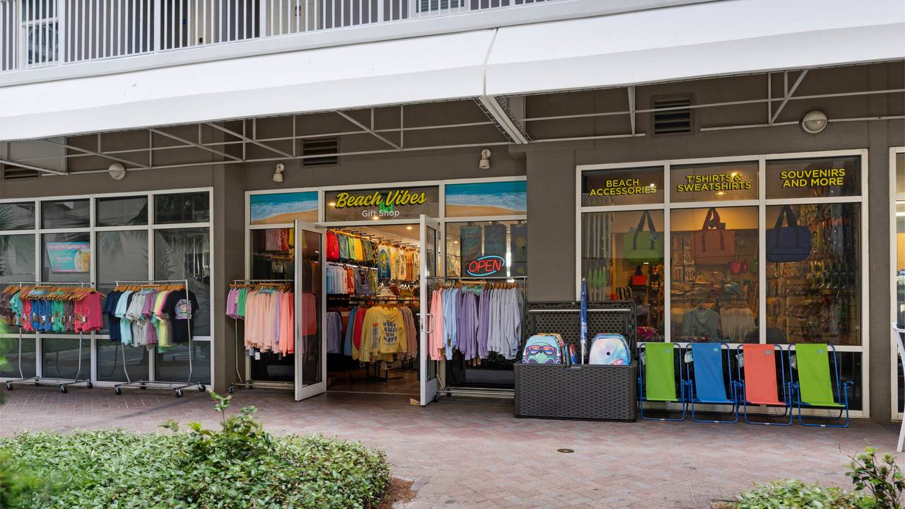 Laketown Wharf Grounds and Amenities Laketown Wharf Grounds and Amenities