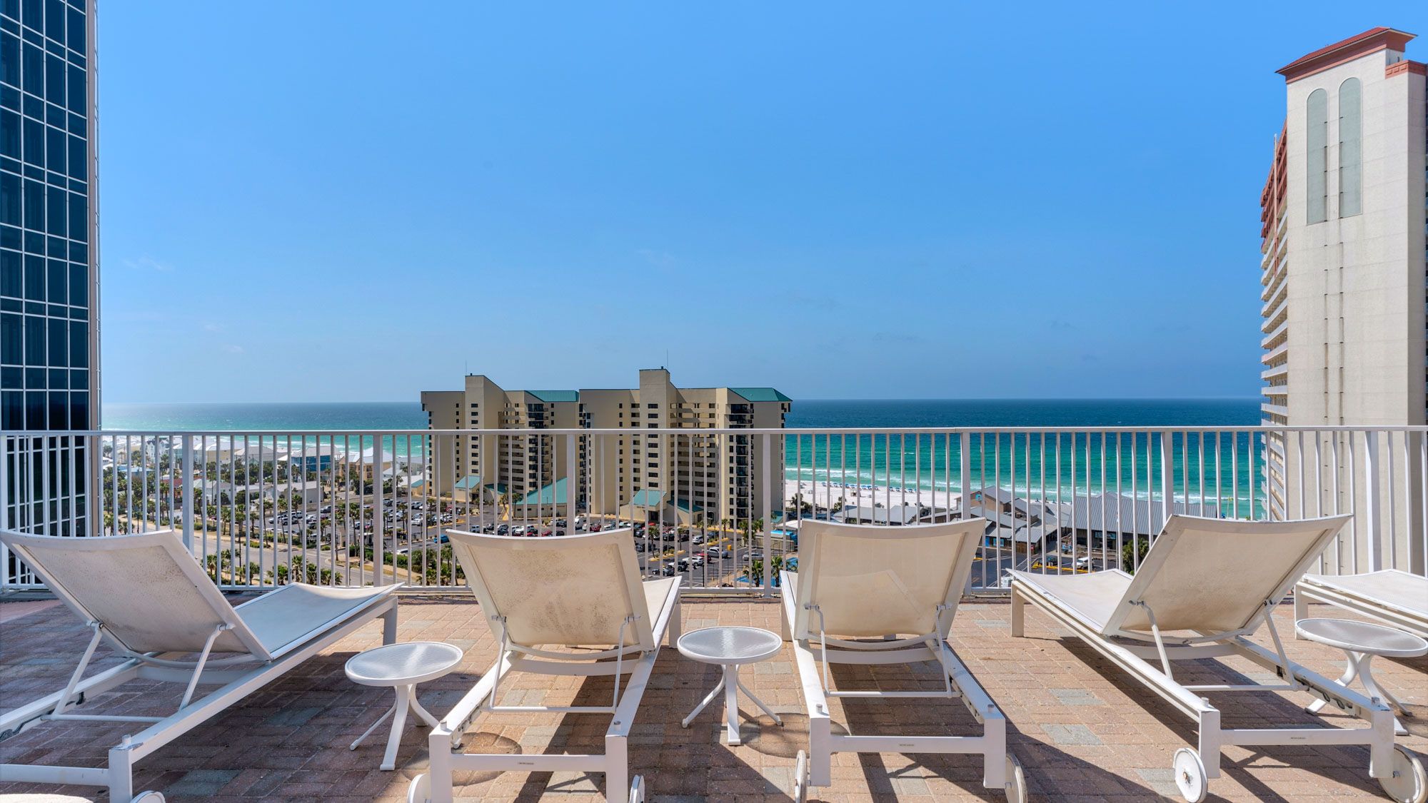 Laketown Wharf Grounds and Amenities