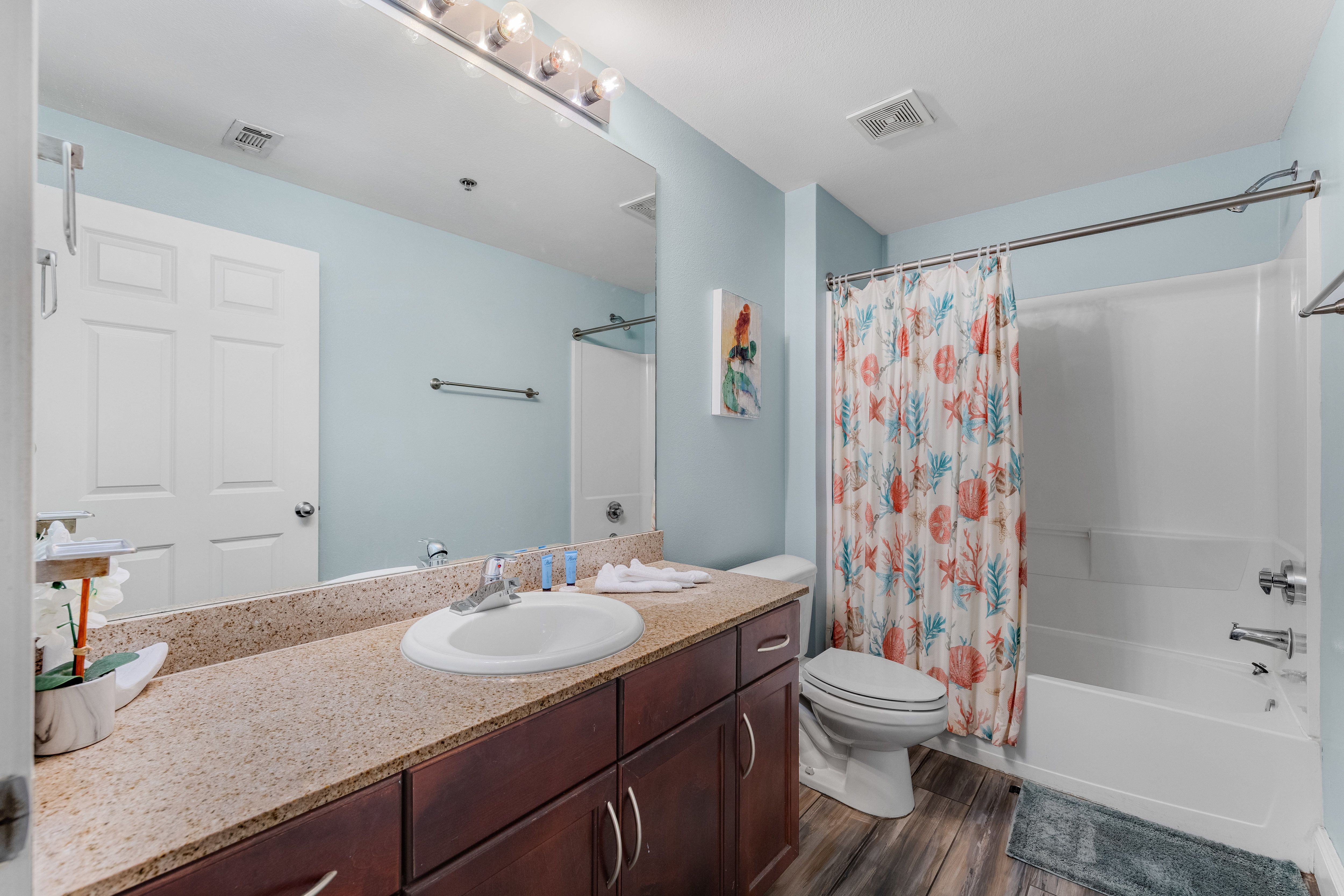 Laketown Wharf 335 Bathroom