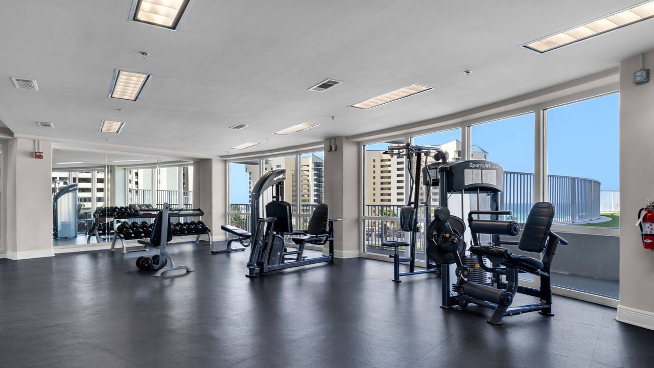 Laketown Wharf Grounds and Amenities Laketown Wharf Grounds and Amenities