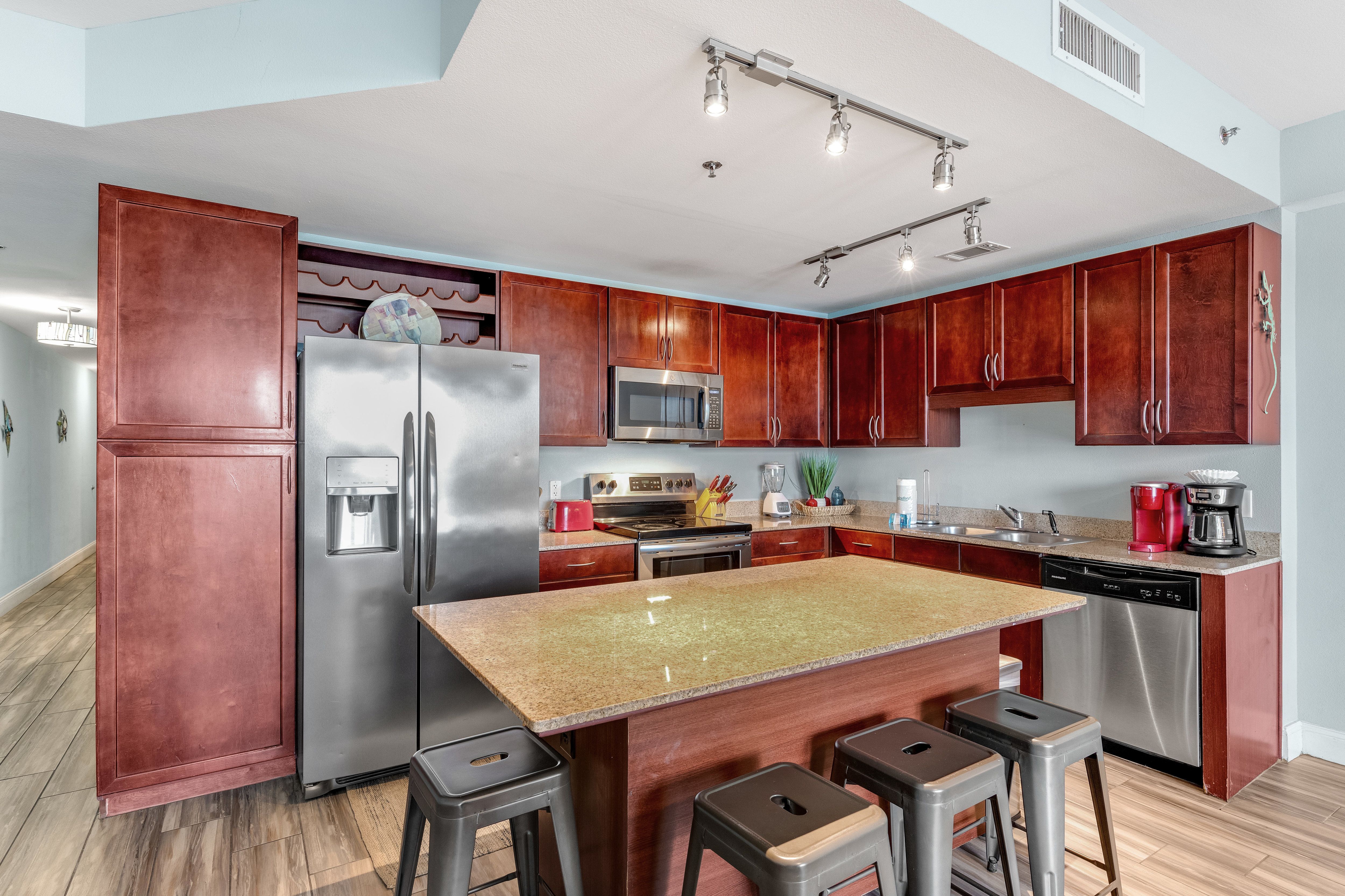 Laketown Wharf 335 Kitchen