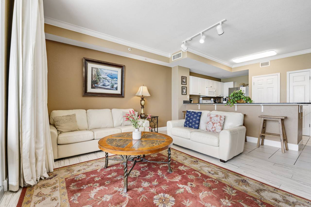 Tidewater 403 Living Area and Kitchen Tidewater 403 Living Area and Kitchen