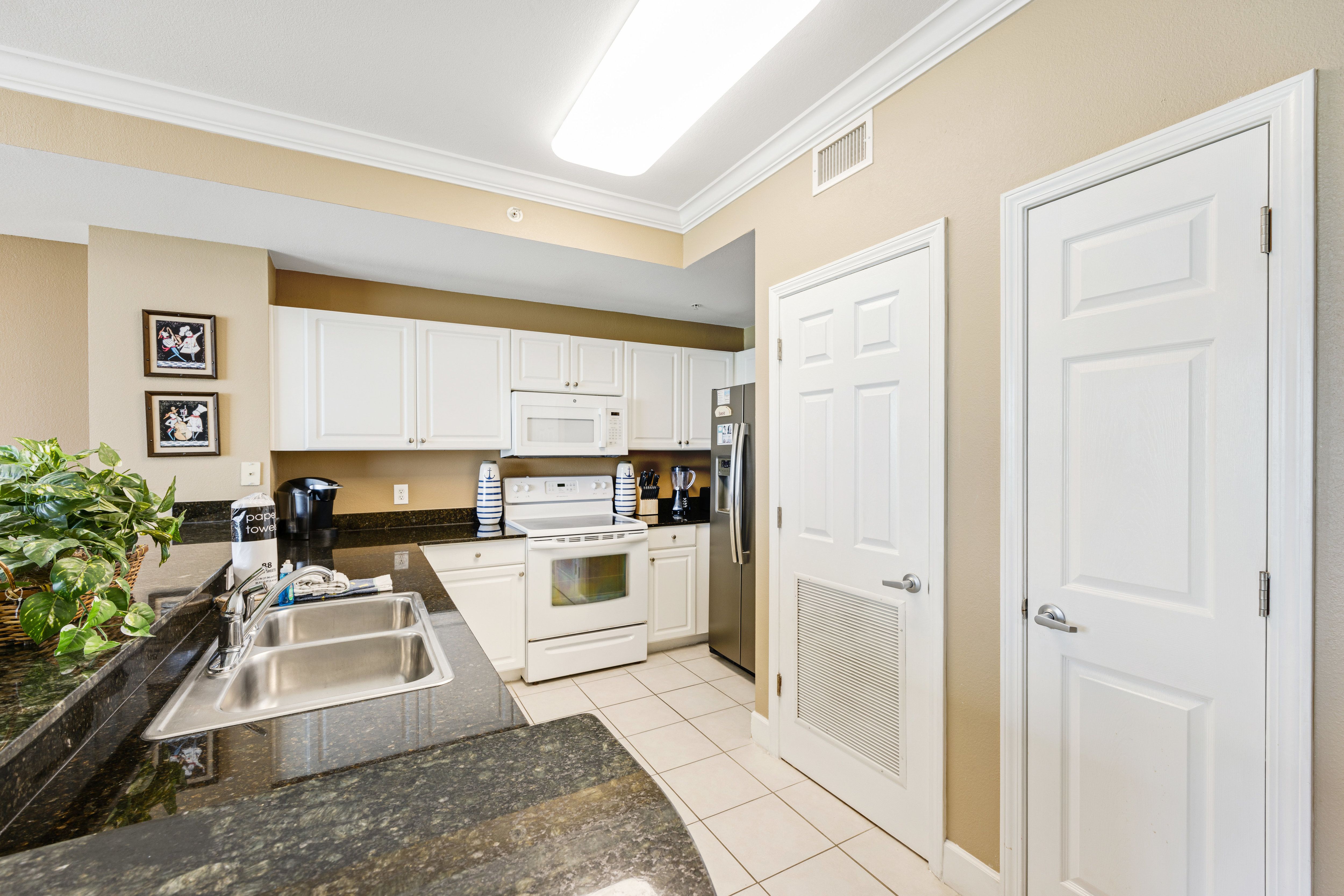 Tidewater 403 Kitchen 