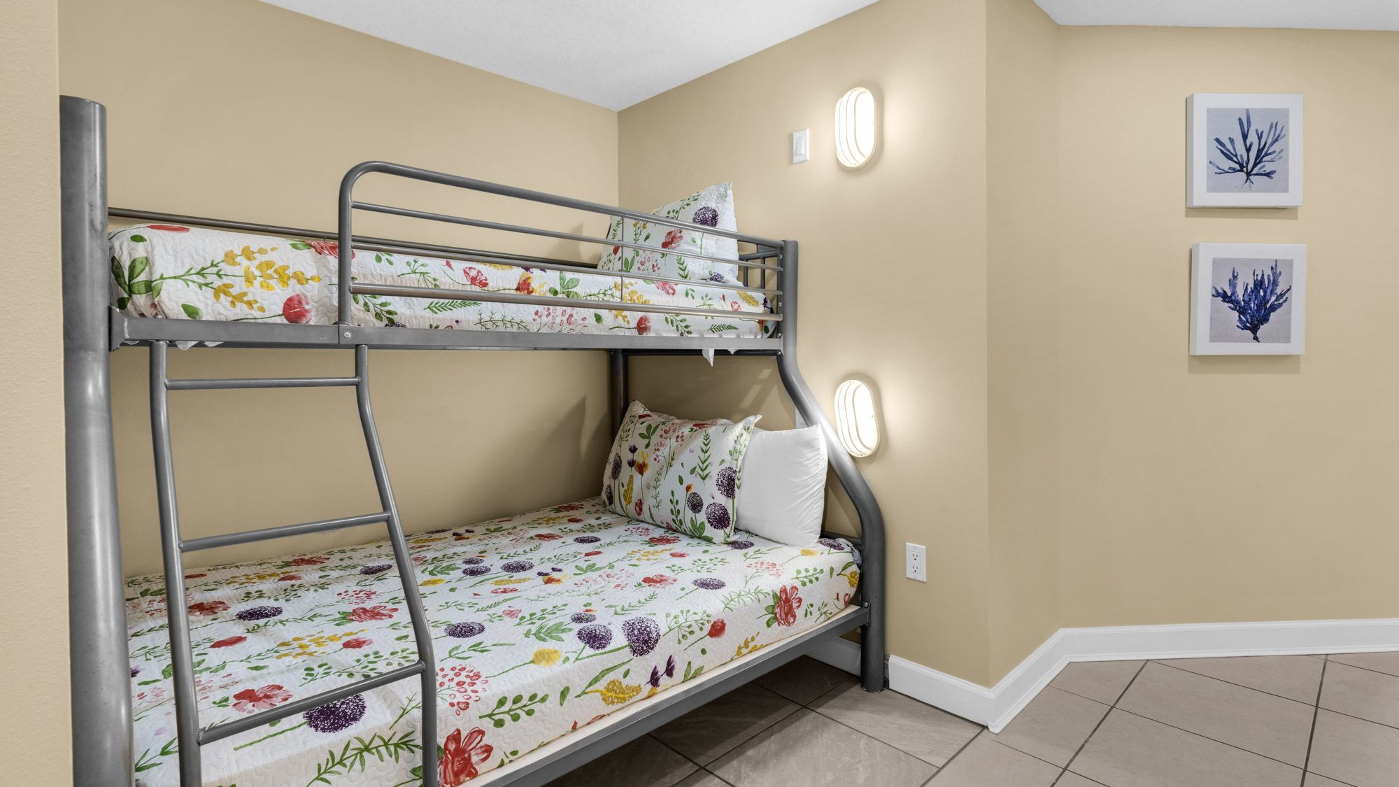 Grand Panama 1-1006 Hallway Bunk