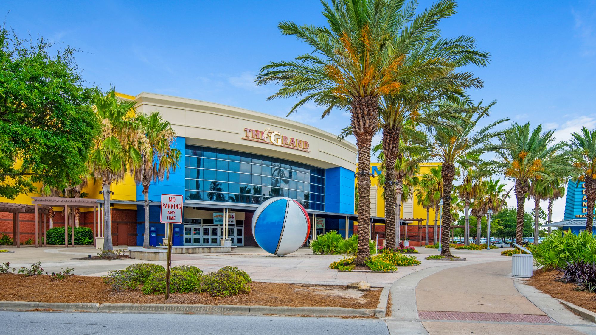 Pier Park Grounds and Amenities