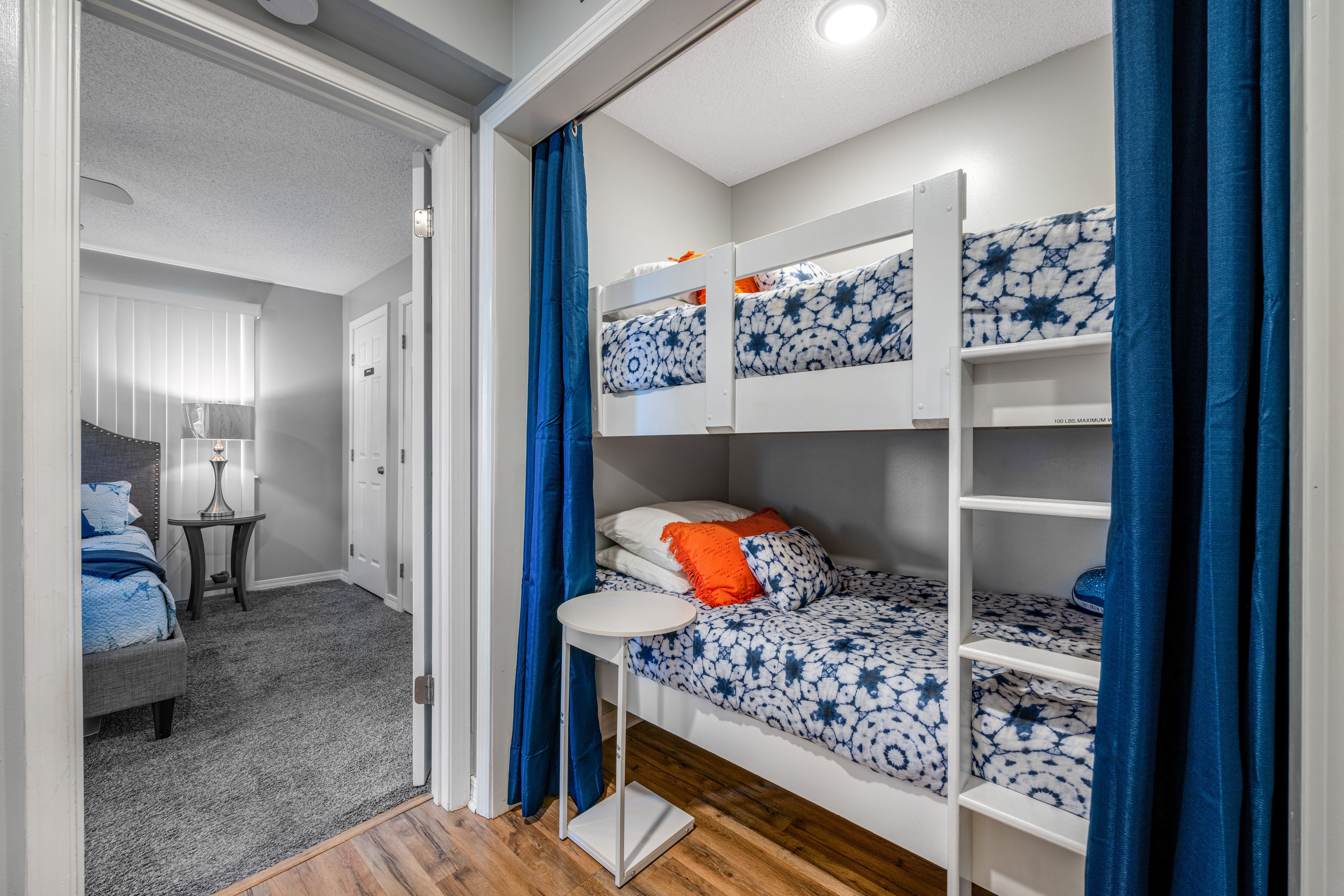 St. Thomas Square 1210B Bunk Beds