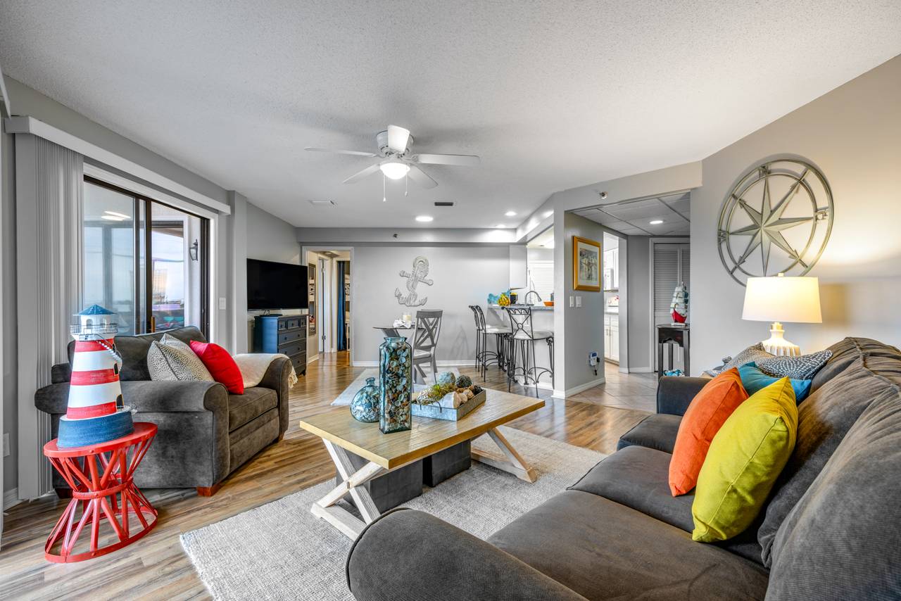 St. Thomas Square 1210B Living Area St. Thomas Square 1210B Living Area