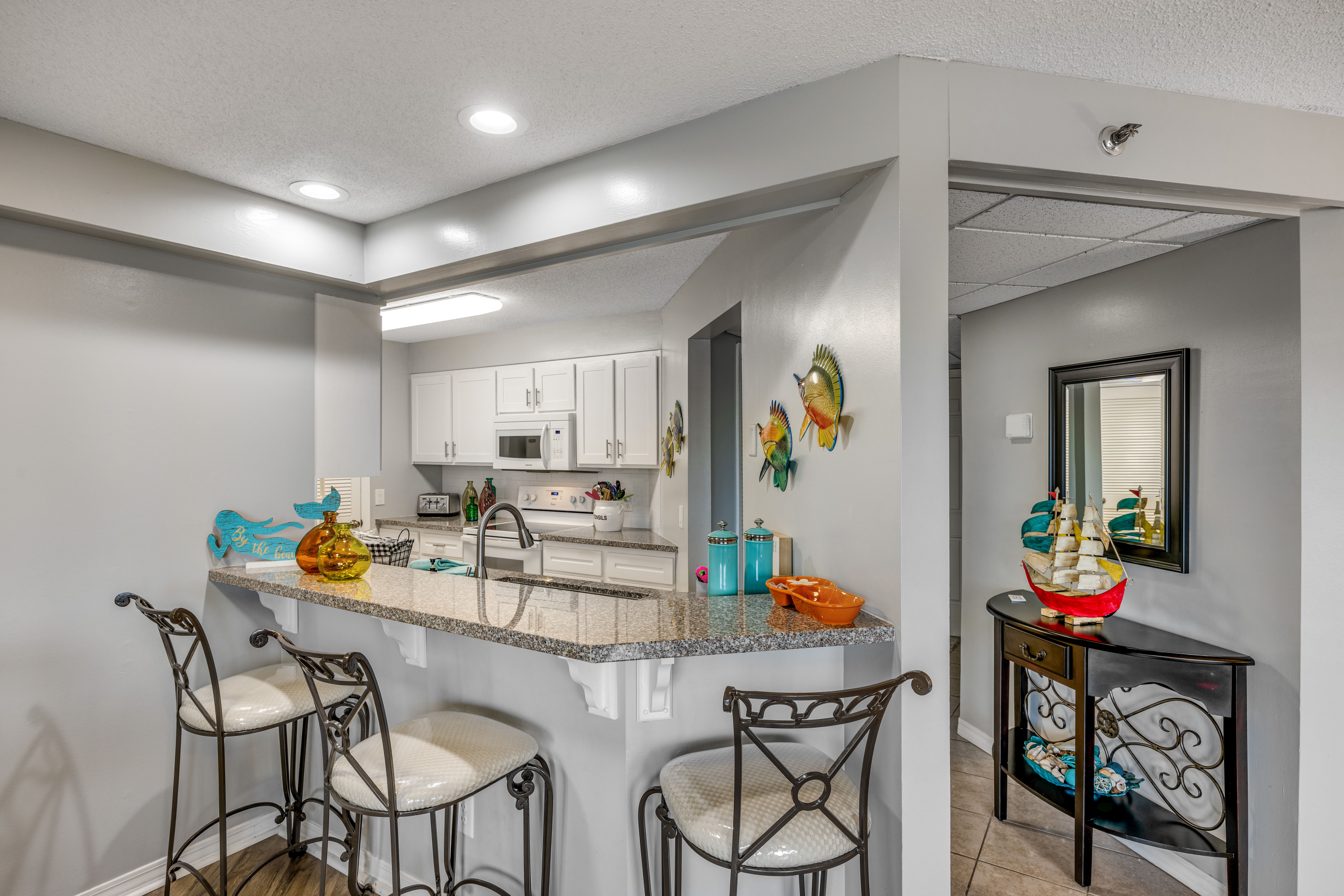 St. Thomas Square 1210B Kitchen