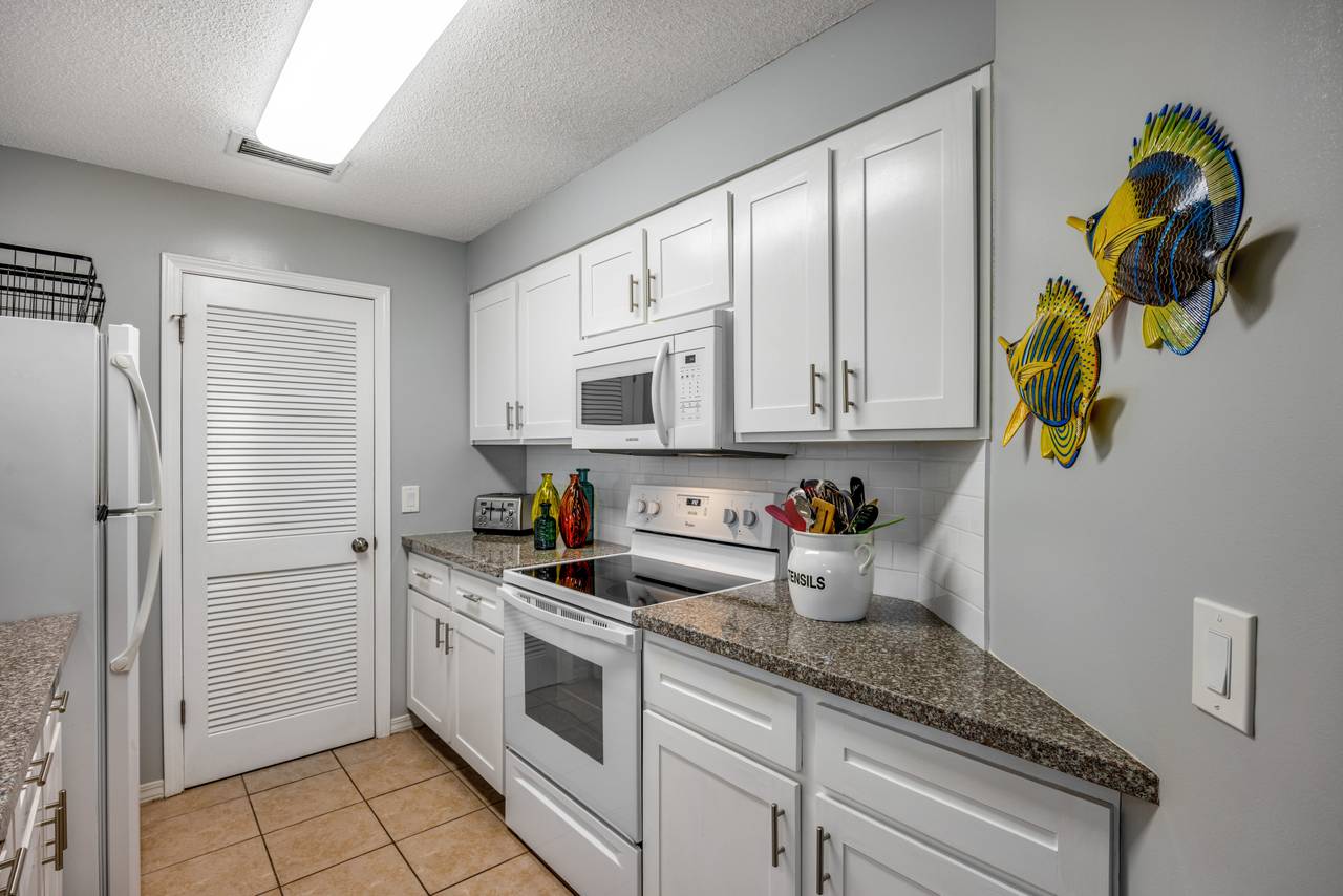 St. Thomas Square 1210B Kitchen St. Thomas Square 1210B Kitchen