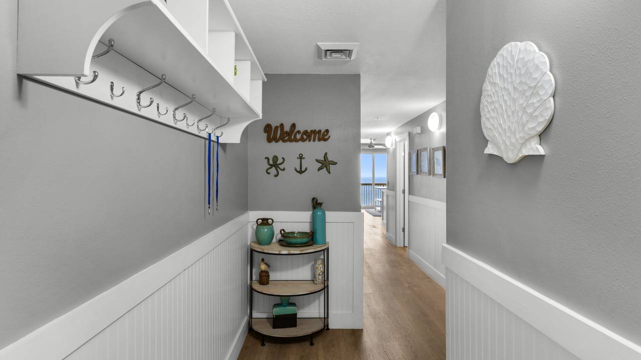 Calypso 2-2007 Entry hallway Calypso 2-2007 Entry hallway