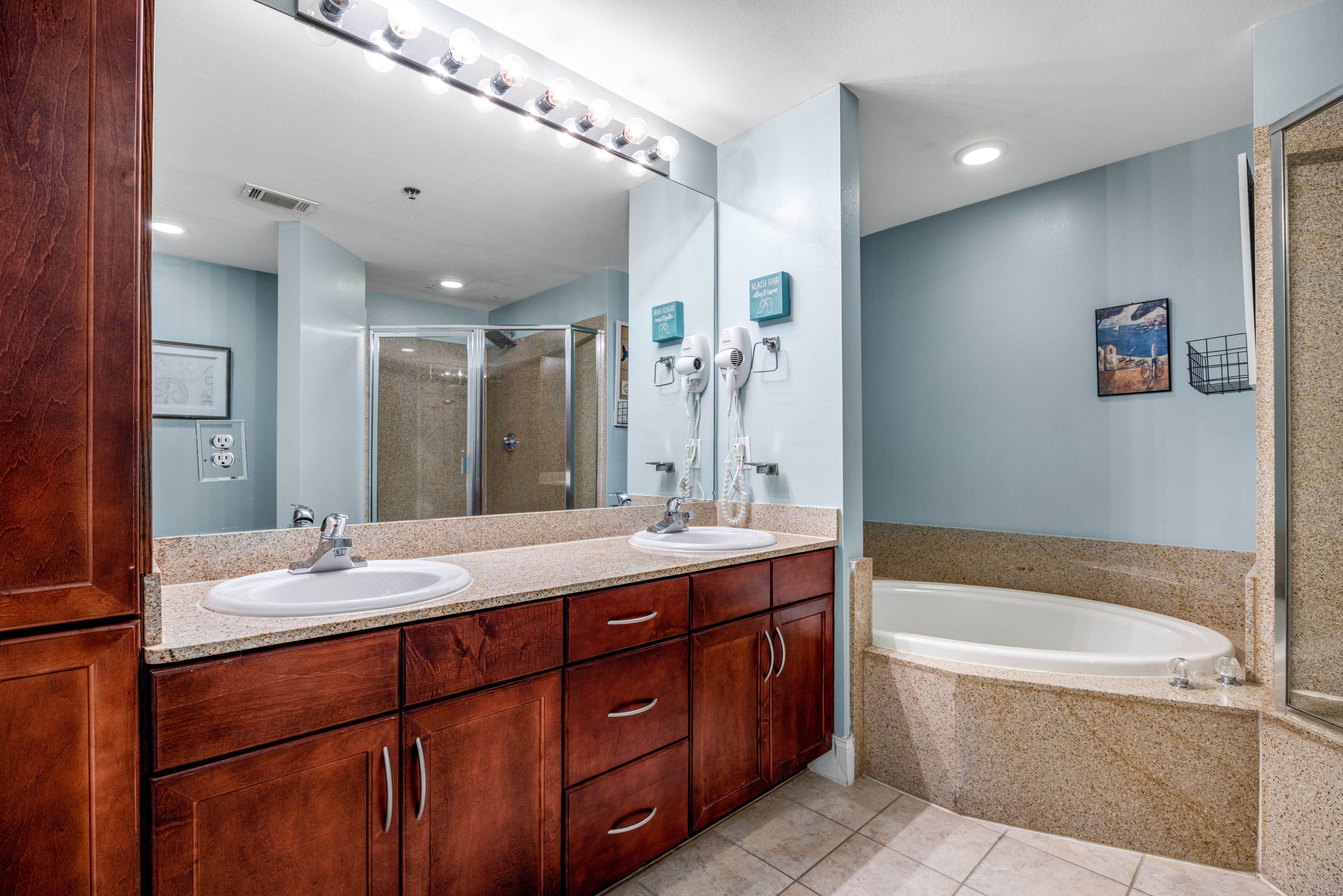 Laketown Wharf 1730 Bathroom