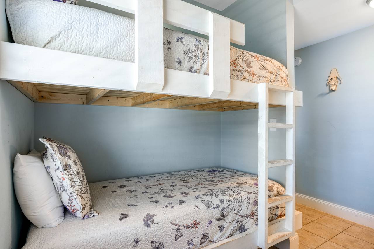 Laketown Wharf 1730 Bunk Bed Laketown Wharf 1730 Bunk Bed