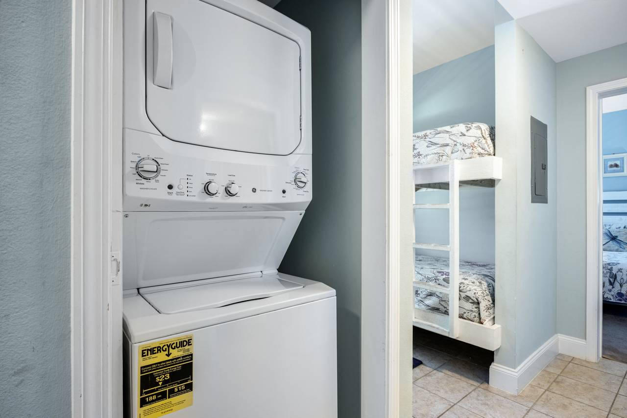 Laketown Wharf 1730 Washer and Dryer Laketown Wharf 1730 Washer and Dryer