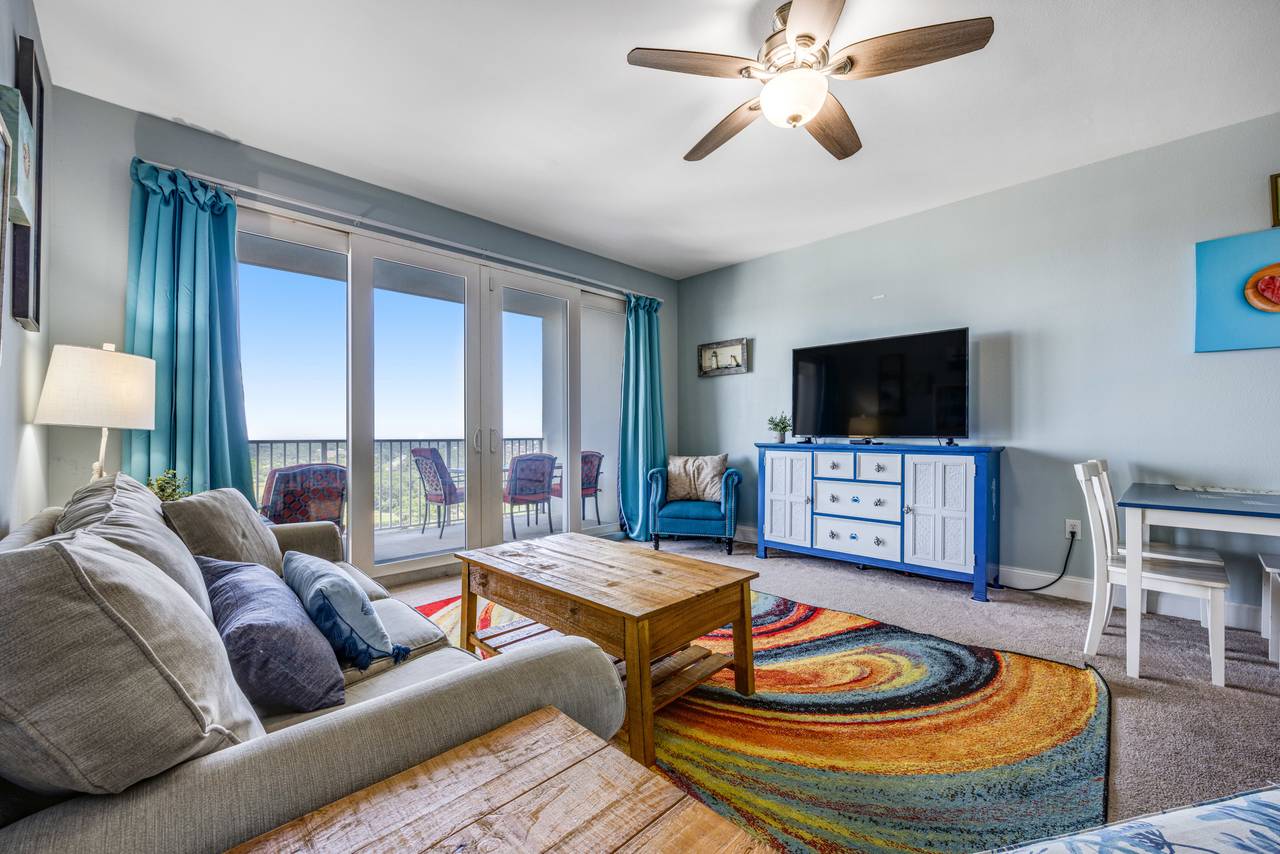 Laketown Wharf 1730 Living Area with spectacular Lake Views Laketown Wharf 1730 Living Area with spectacular Lake Views