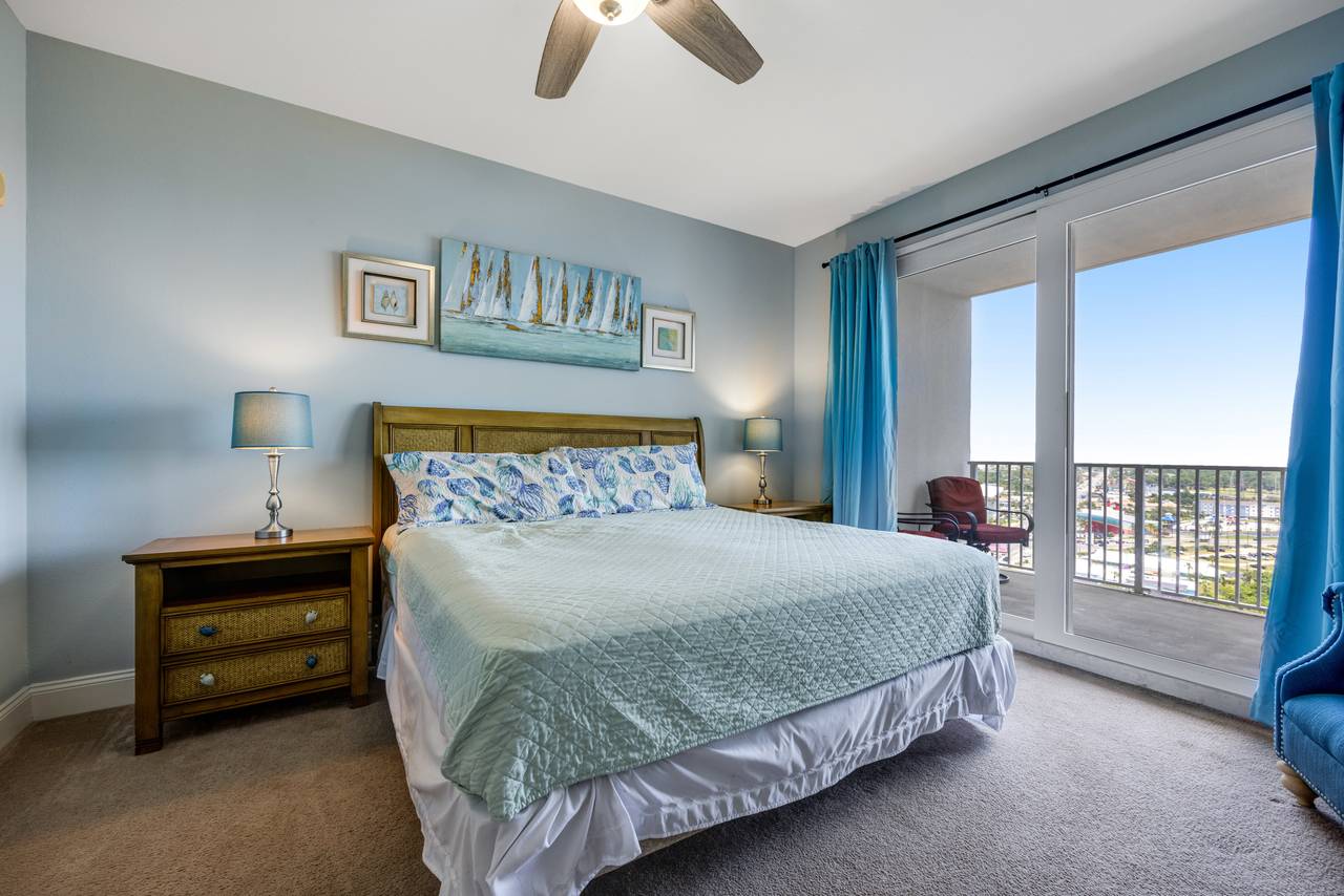 Laketown Wharf 1730 Bedroom with Lake Views Laketown Wharf 1730 Bedroom with Lake Views