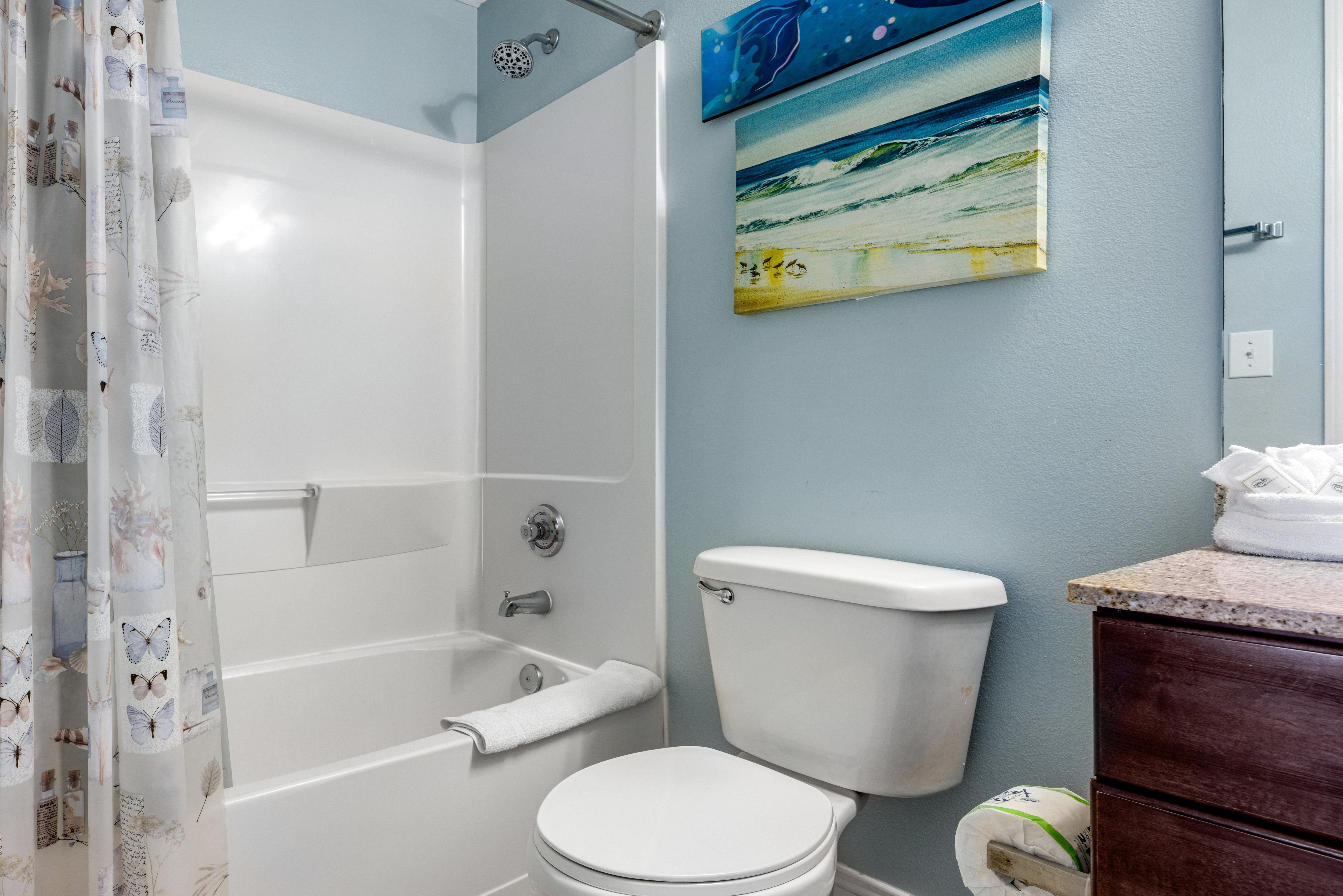 Laketown Wharf 1730 Bathroom