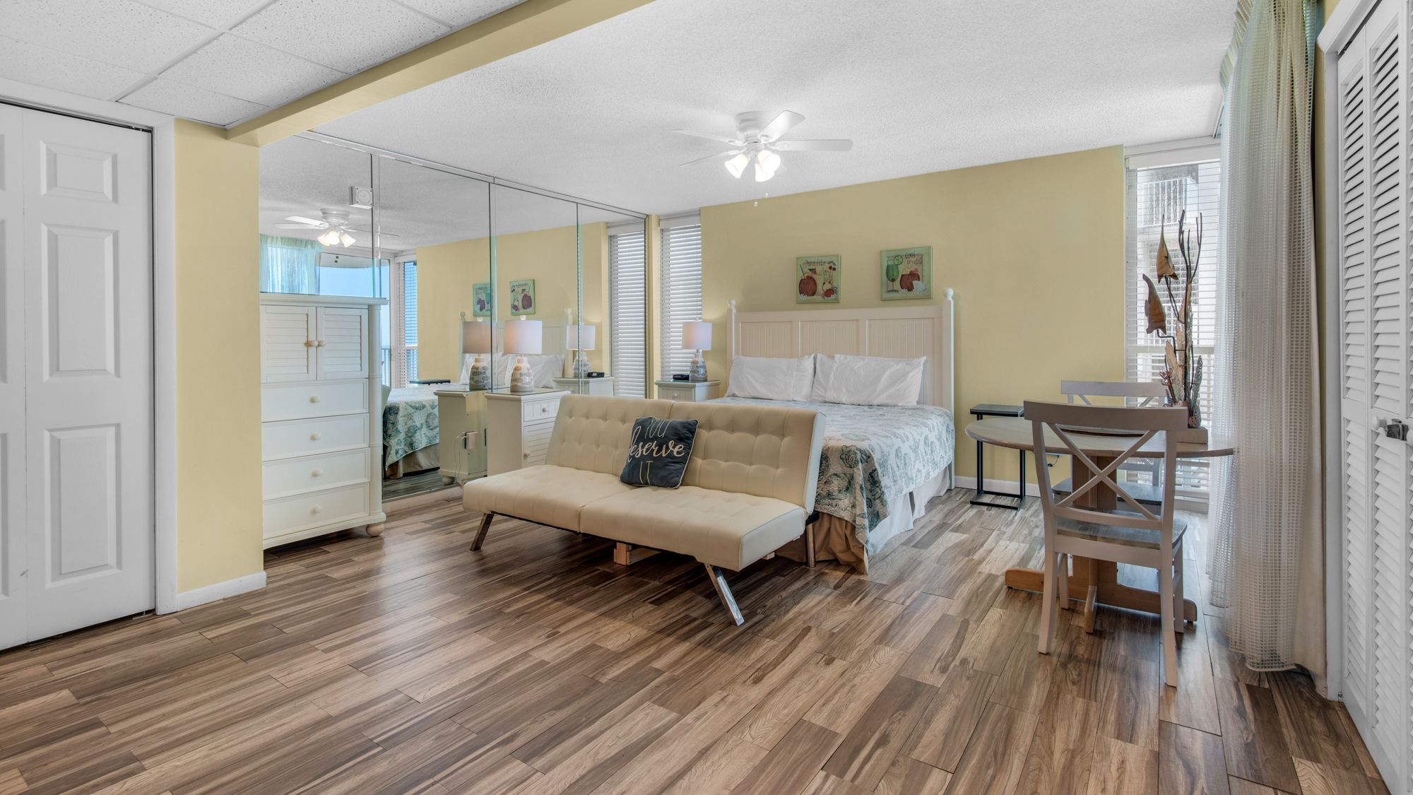 Long Beach 800E Bed and Futon