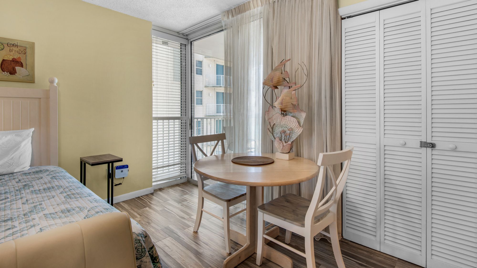 Long Beach 800E Dining Table