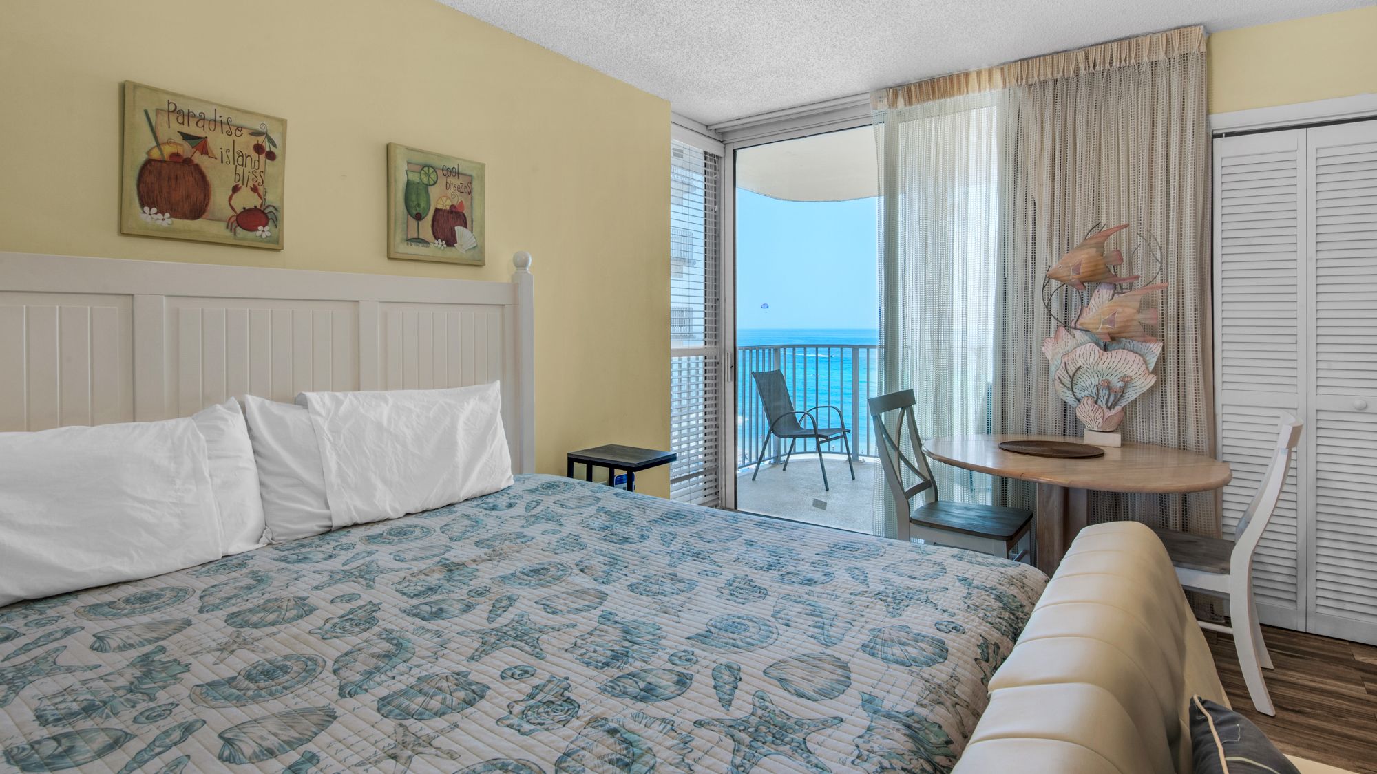 Long Beach 800E Bed with Gulf Views