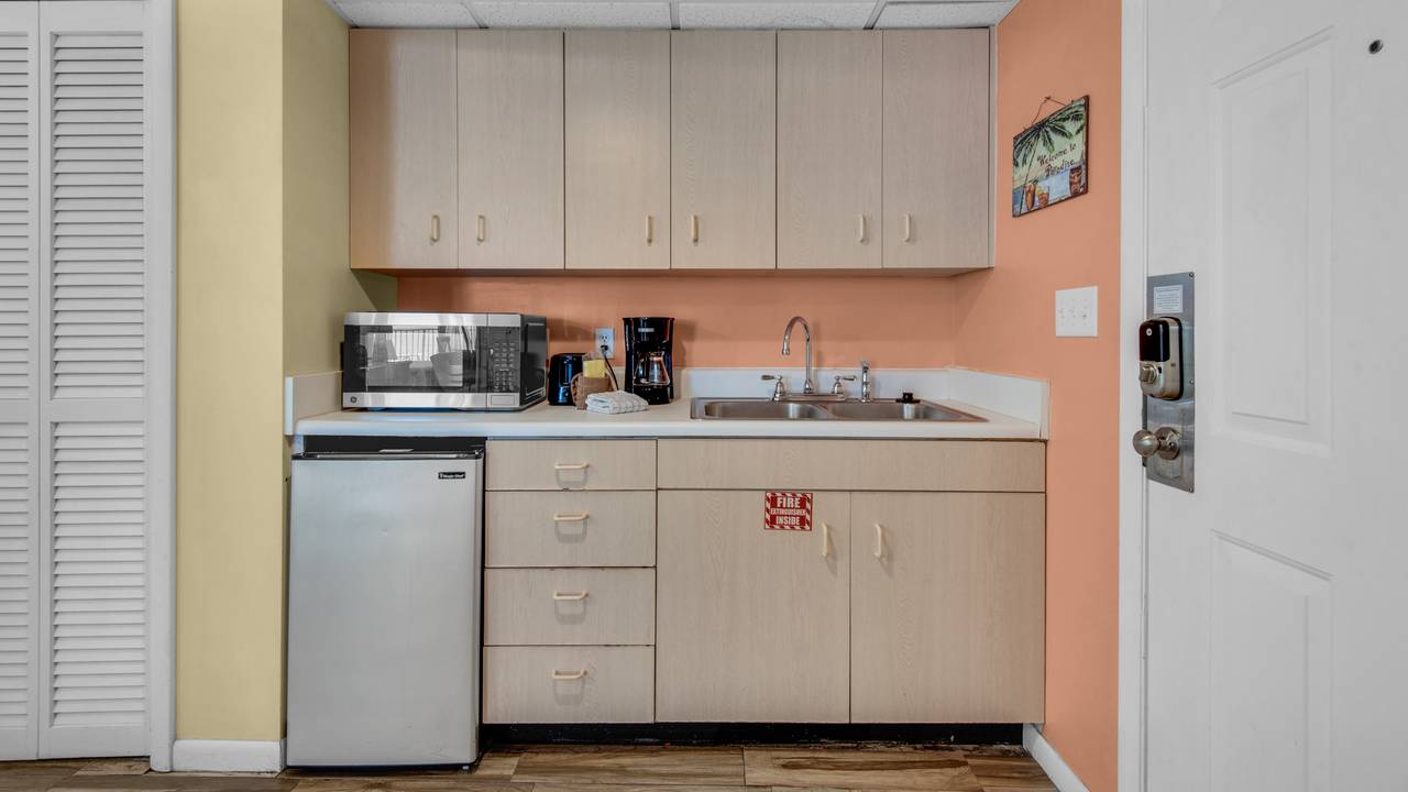 Long Beach 800E Kitchenette Long Beach 800E Kitchenette