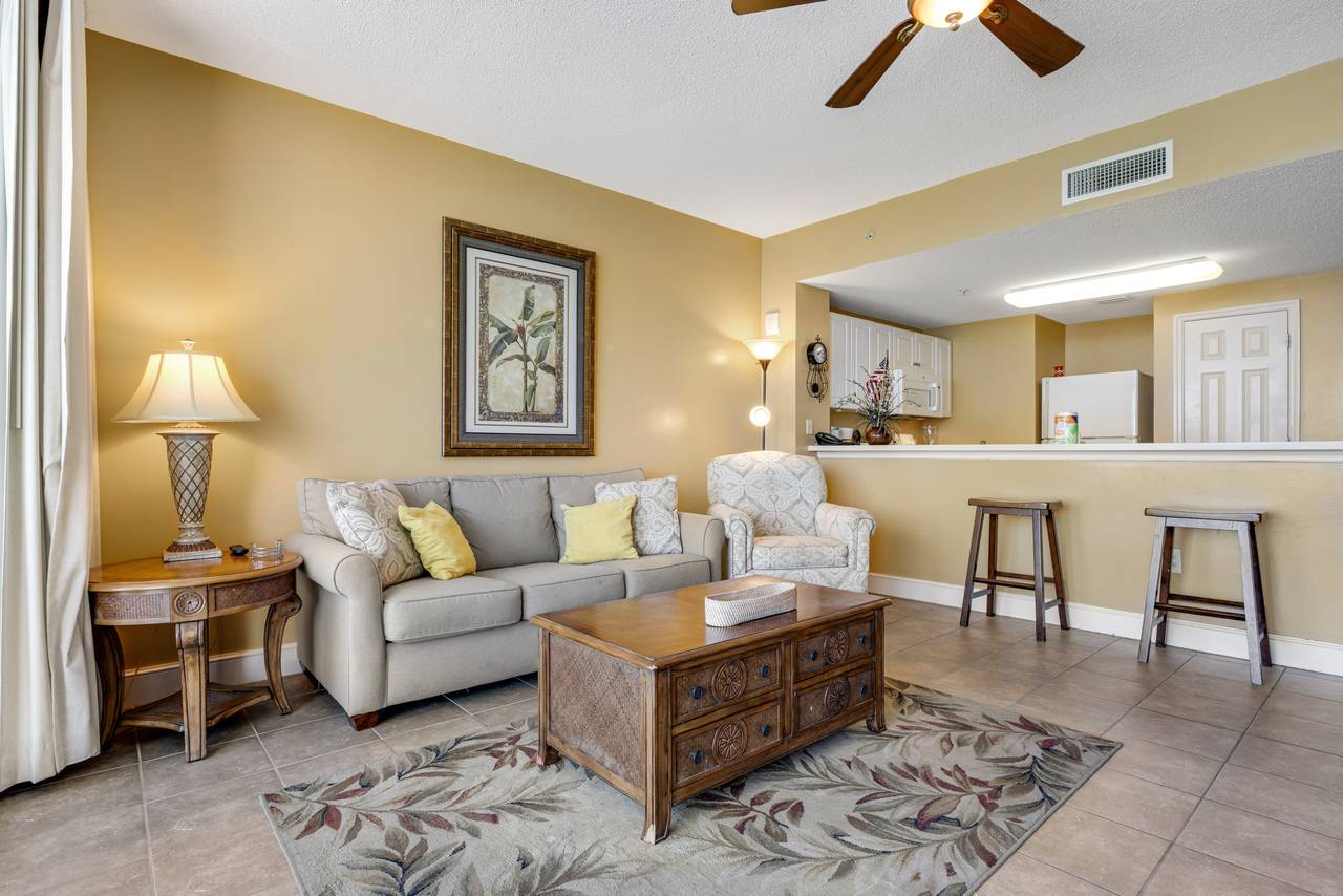 Majestic Tower 1-1306 Living Area and Kitchen Majestic Tower 1-1306 Living Area and Kitchen