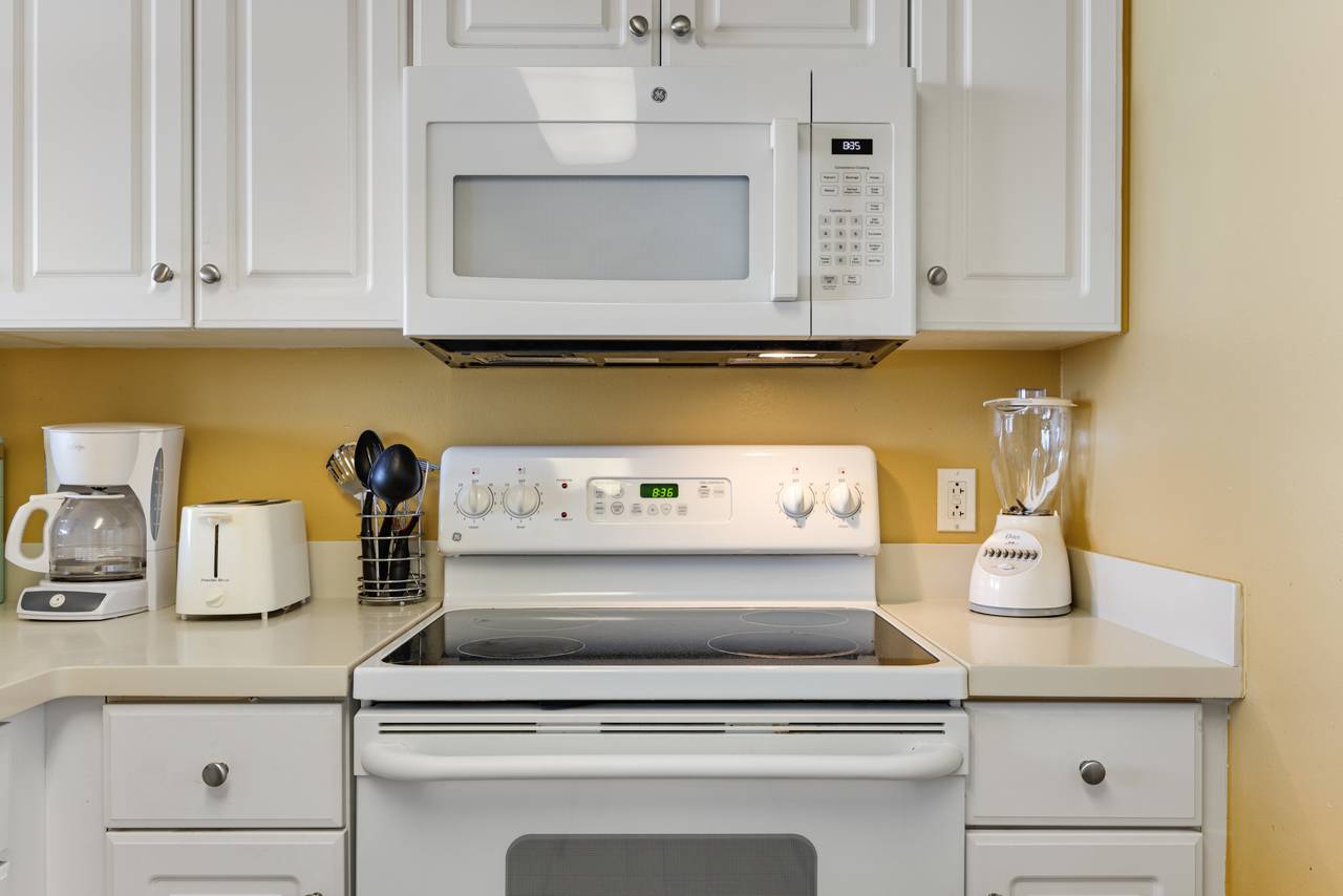 Majestic Tower 1-1306 Kitchen Majestic Tower 1-1306 Kitchen