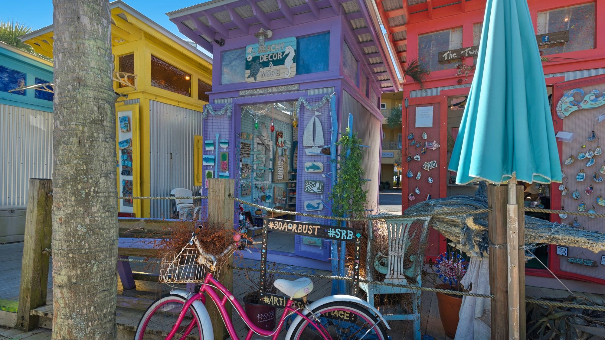 Gulf Place Grounds & Amenities