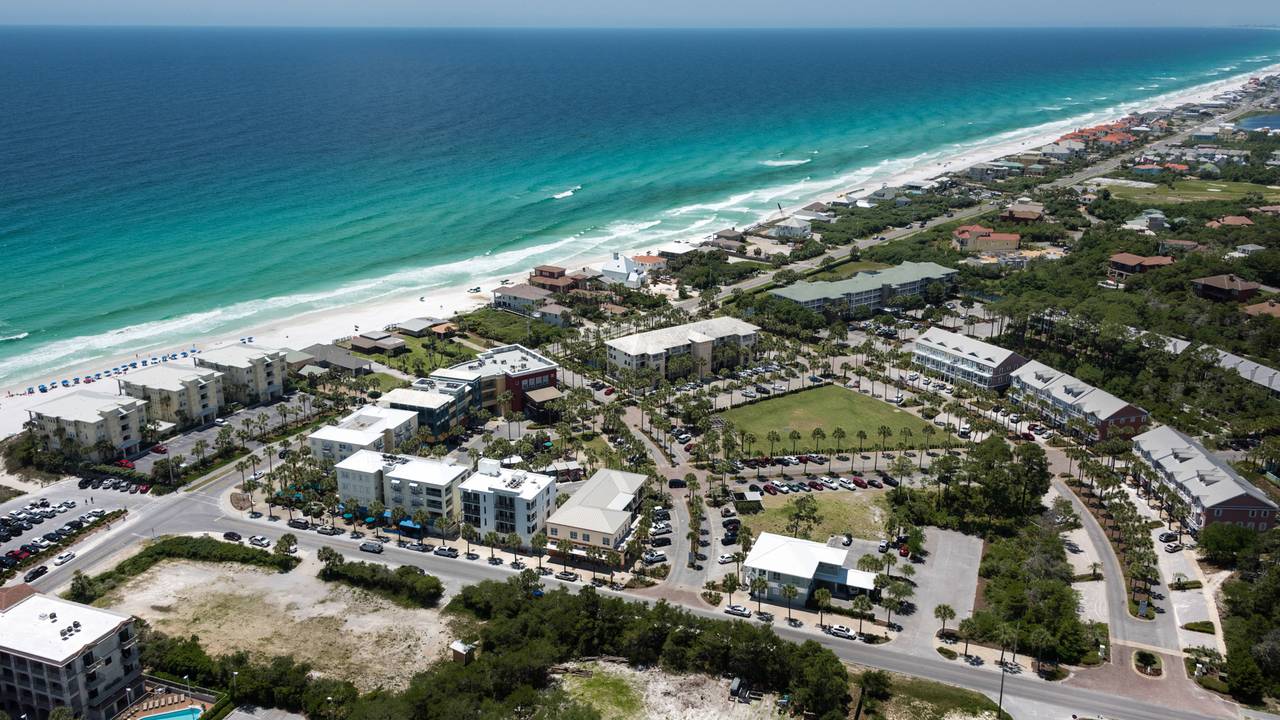 Gulf Place Grounds and Amenities Gulf Place Grounds and Amenities