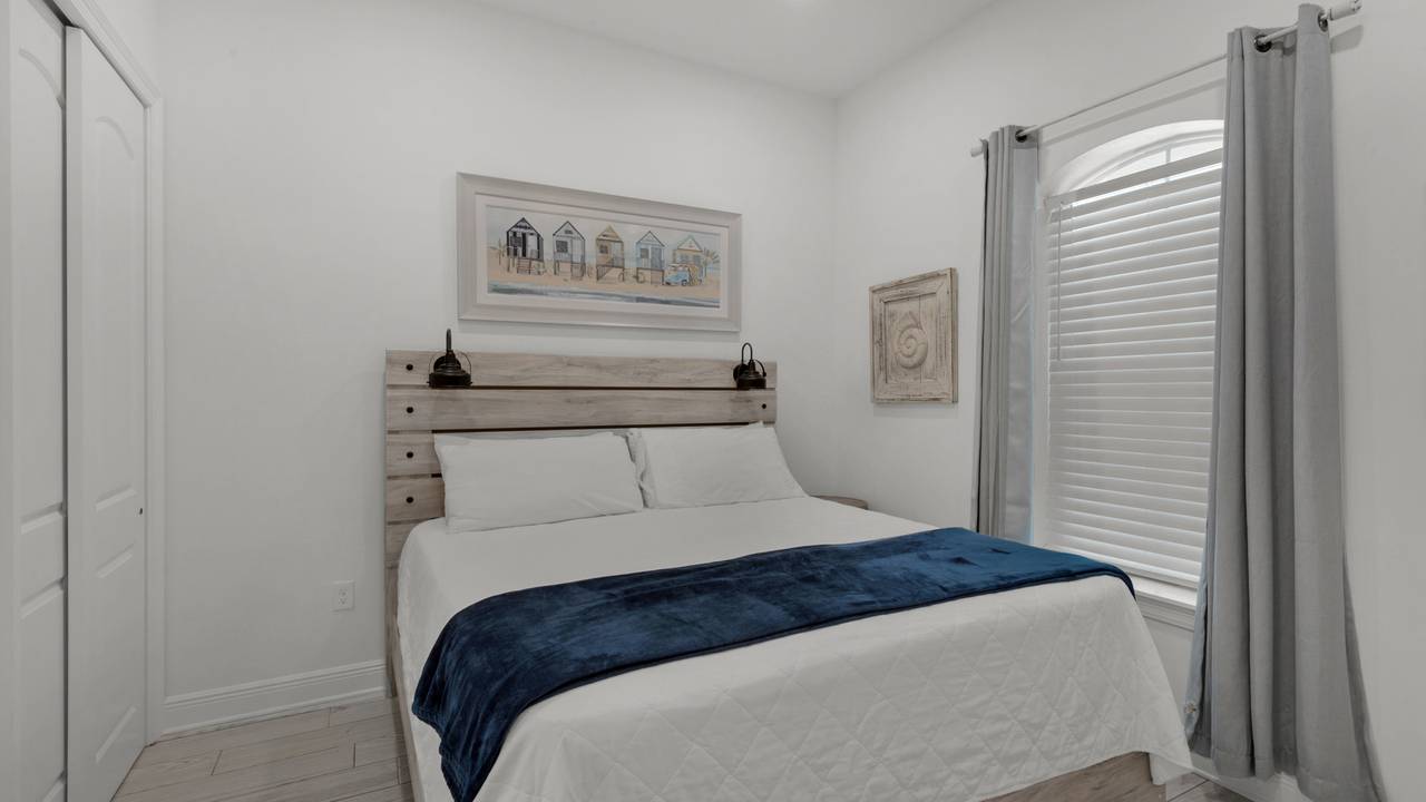 Gulf Place Residences 302 Queen Bedroom Gulf Place Residences 302 Queen Bedroom