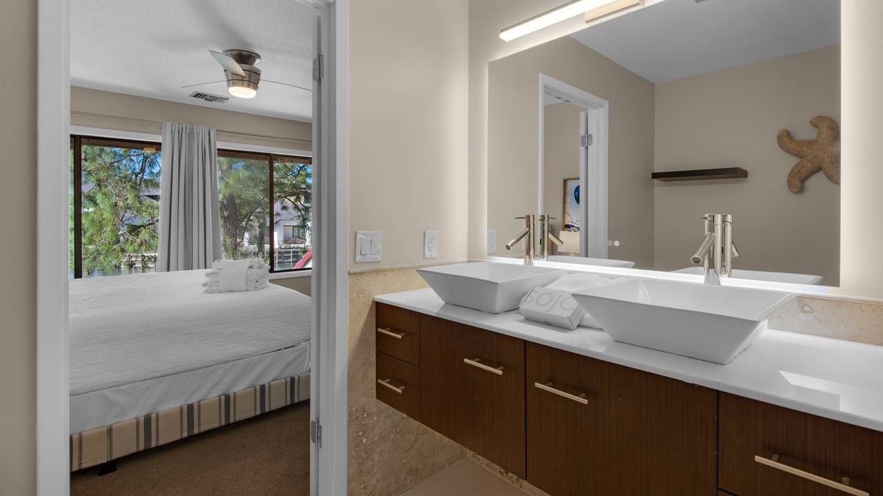 Beachwalk Villas 5052 2nd Floor Private Bathroom Beachwalk Villas 5052 2nd Floor Private Bathroom