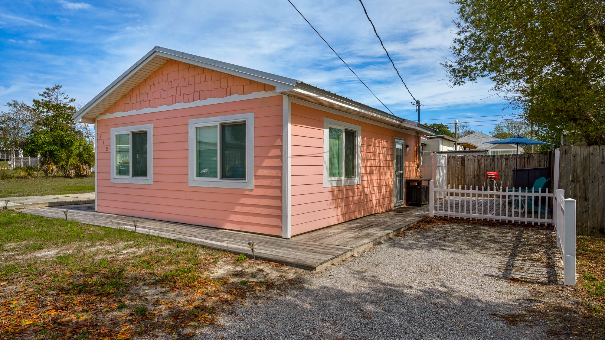 Serenas Secret Exterior